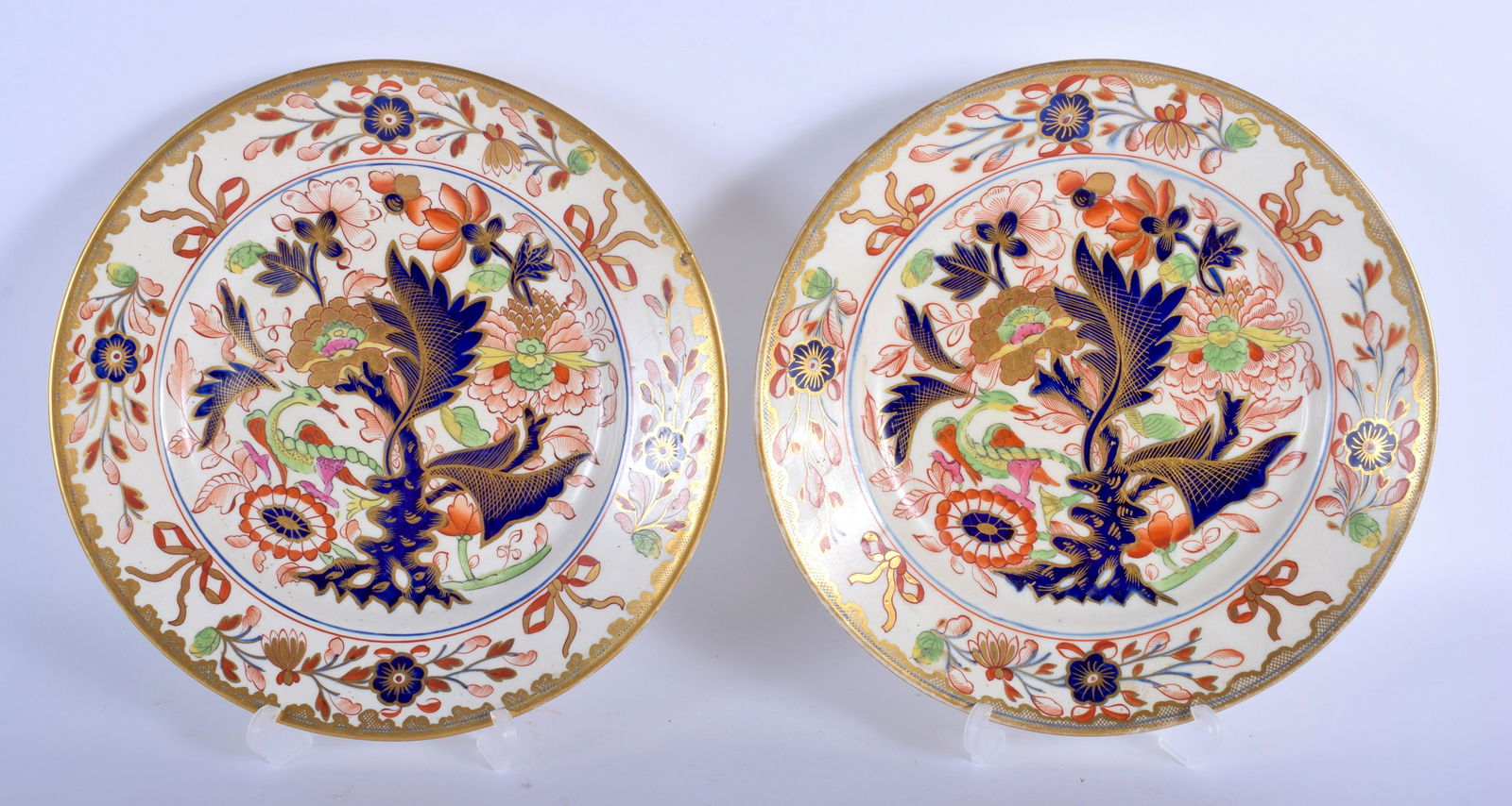 A PAIR OF ANTIQUE DERBY IMARI DISHES. 21 cm wide. (1 of 2)