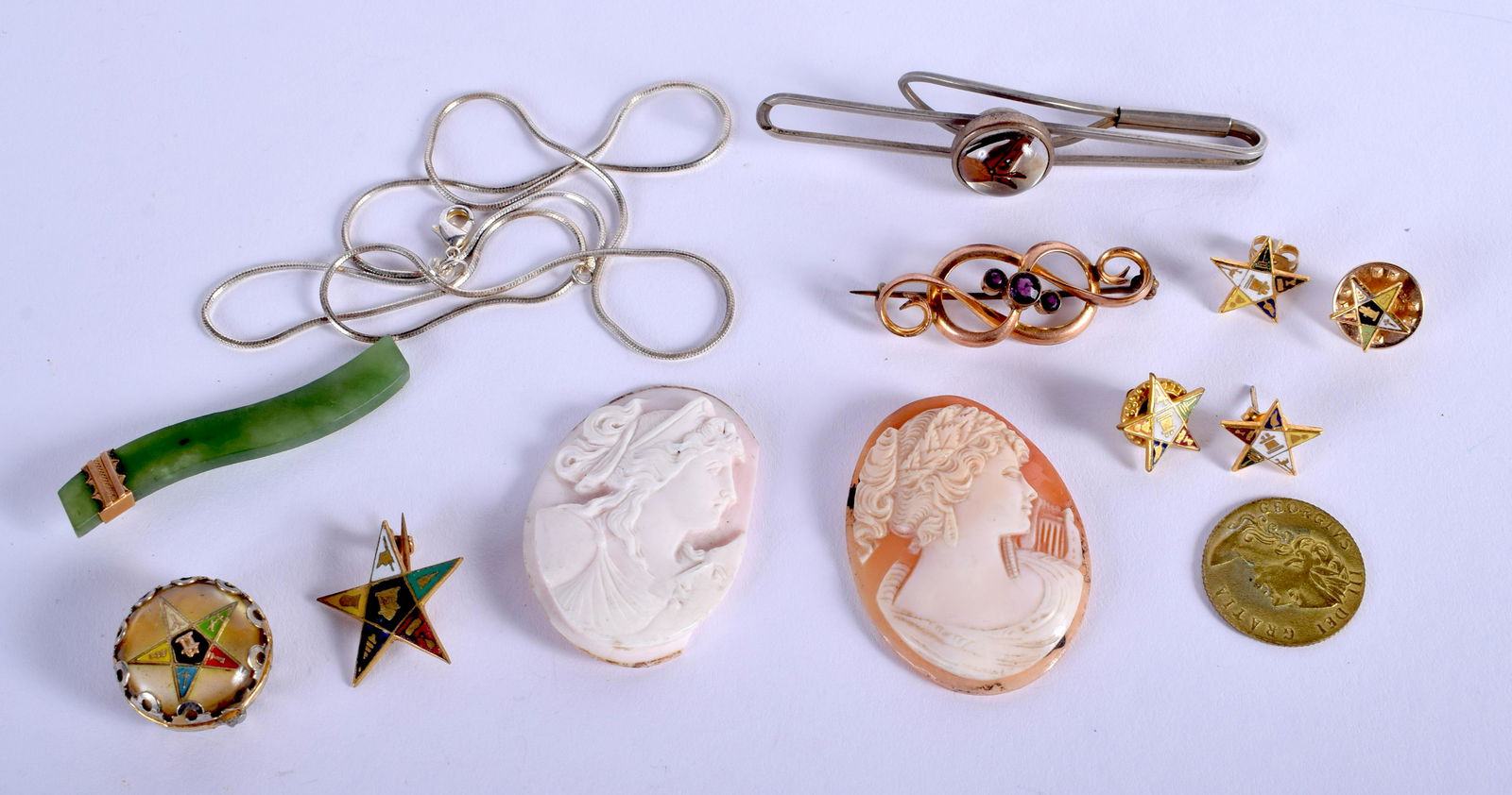 ASSORTED VINTAGE JEWELLERY. (qty) (1 of 1)