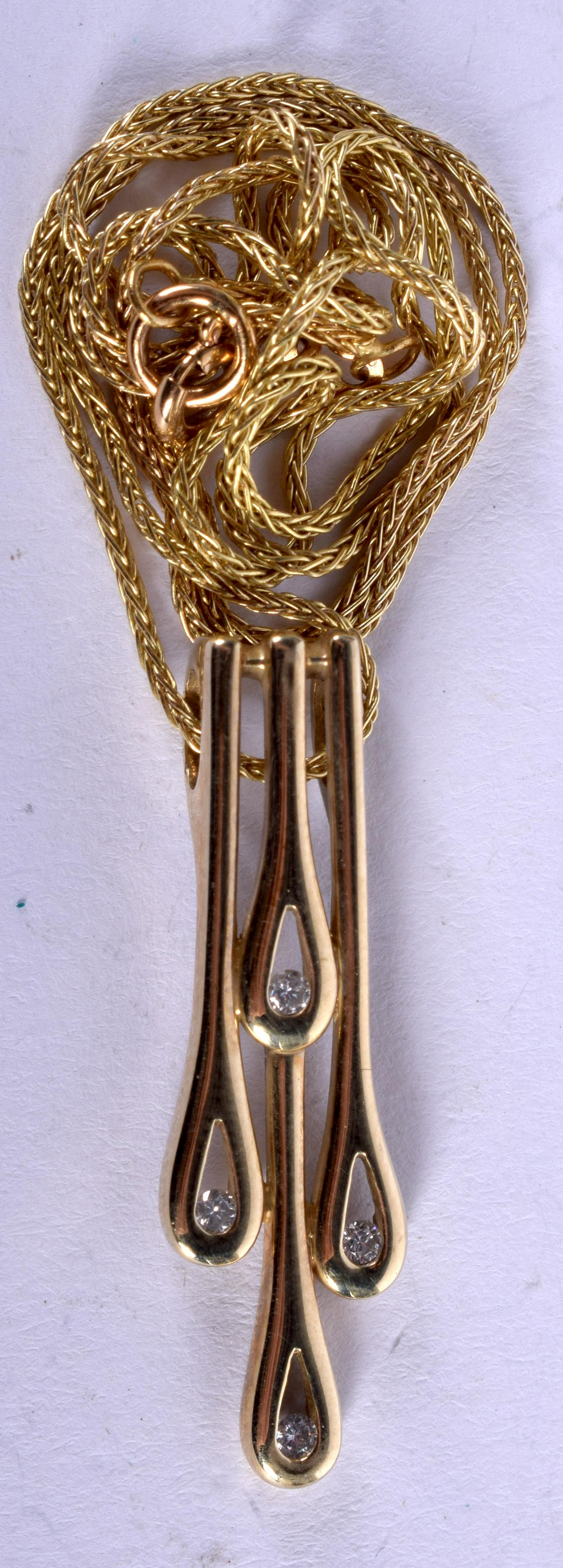 A STYLISH 9CT GOLD NECKLACE with gold chain. 4.9 (1 of 2)