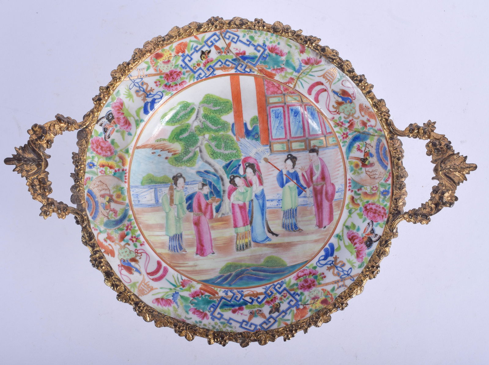 A 19TH CENTURY CHINESE CANTON FAMILLE ROSE TWIN H (1 of 4)