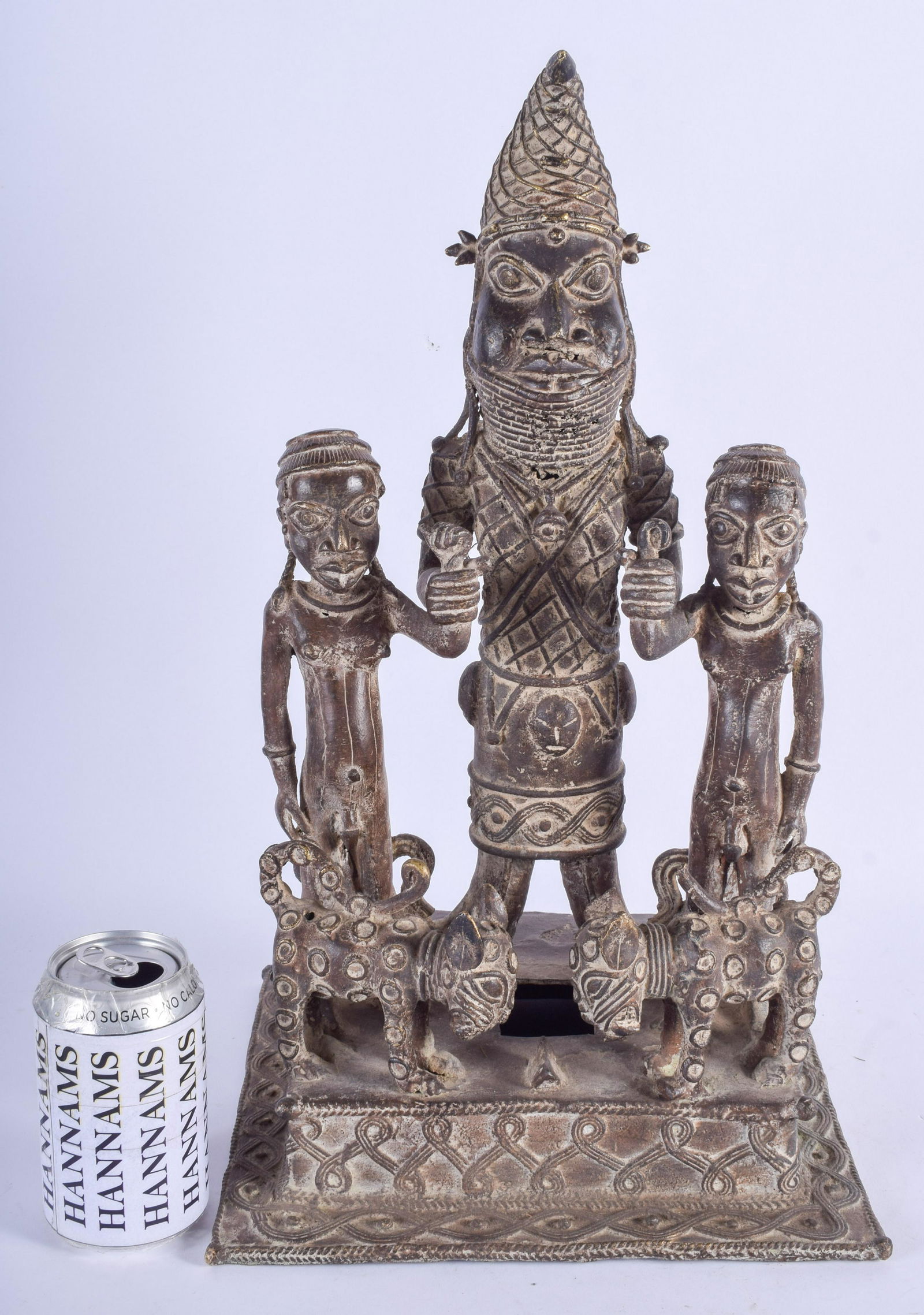 A LARGE AFRICAN BRONZE BENIN FIGURAL GROUP. 44 cm (1 of 3)