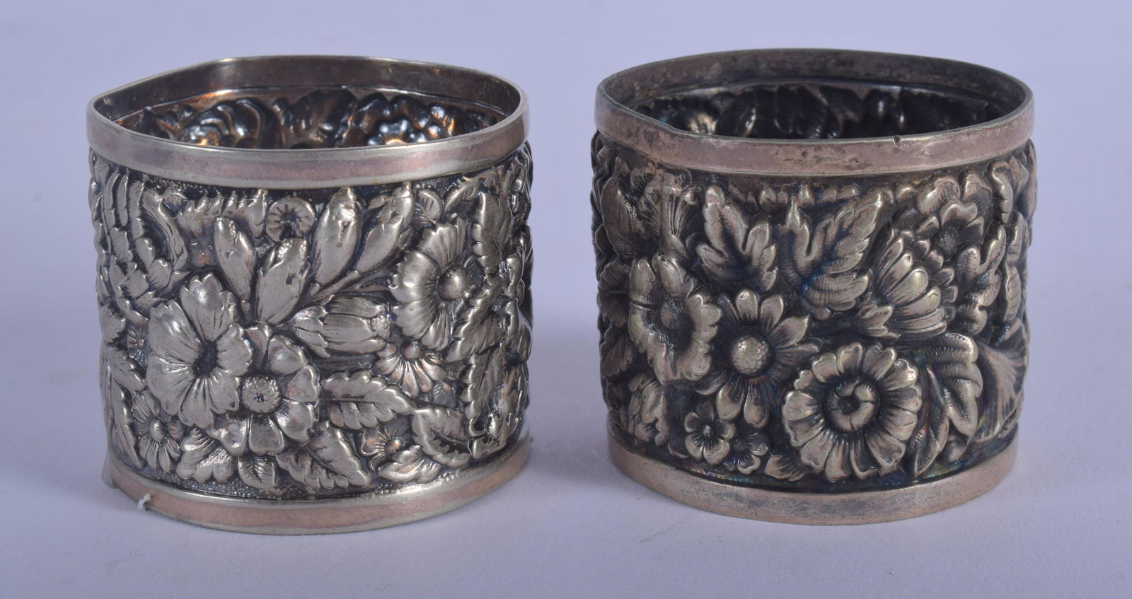 A PAIR OF ANTIQUE CONTINENTAL SILVER NAPKIN RINGS. 3.1 (1 of 3)