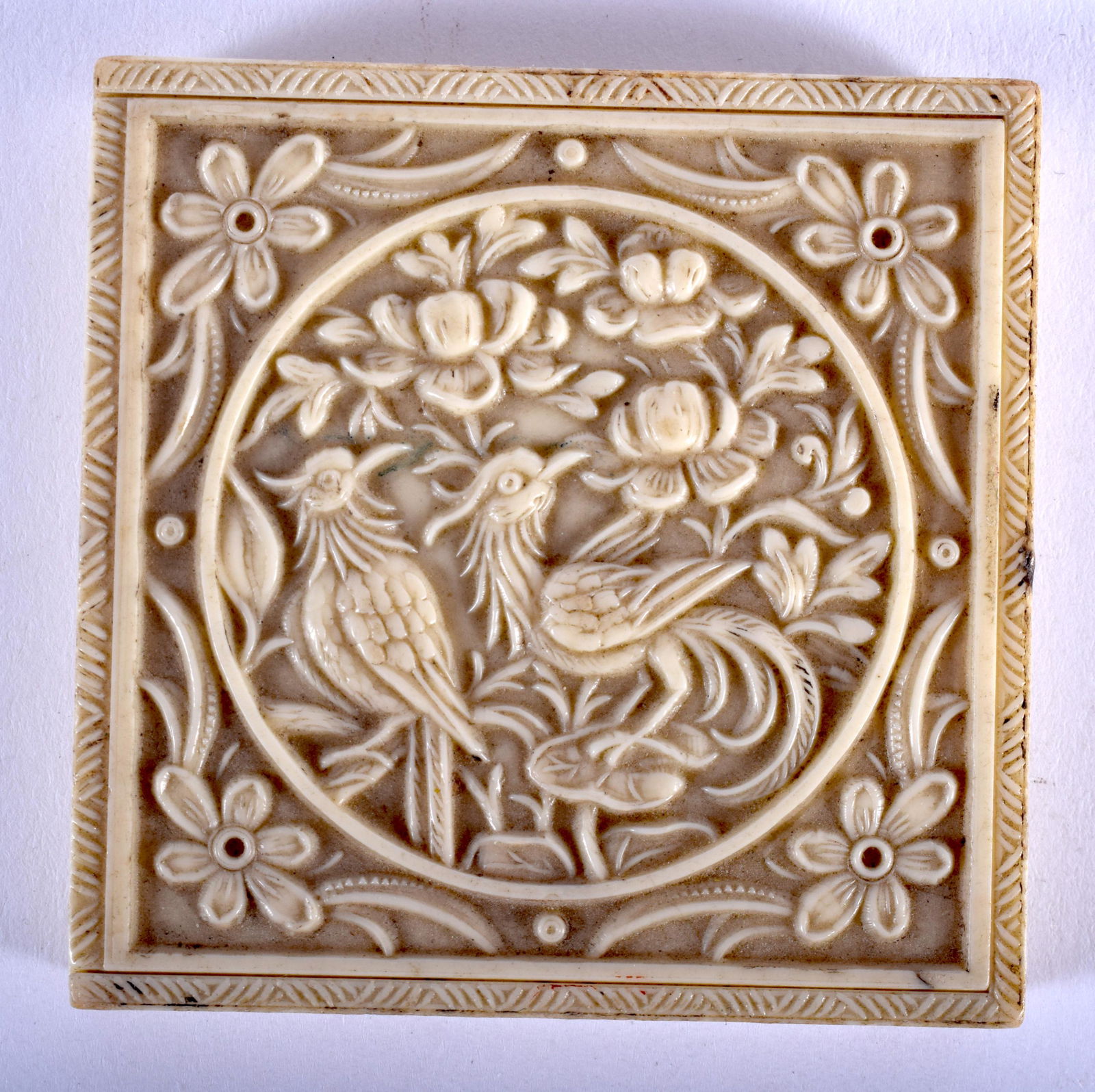 A MID 19TH CENTURY CHINESE CARVED CANTON bone PUZZLE: A MID 19TH CENTURY CHINESE CARVED CANTON bone PUZZLE BOX Qing. 5.5 cm square.