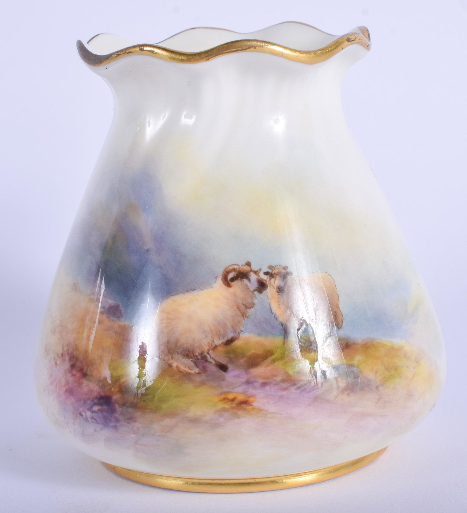 A ROYAL WORCESTER CRIMPED HIGHLAND SHEEP VASE by Harry: A ROYAL WORCESTER CRIMPED HIGHLAND SHEEP VASE by Harry Davis. 8 cm x 6.5 cm.