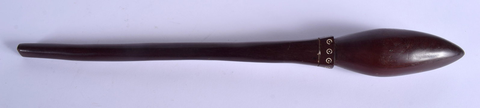 A TRIBAL POLYNESIAN TONGAN FIJIAN HARDWOOD THROWING: A TRIBAL POLYNESIAN TONGAN FIJIAN HARDWOOD THROWING CLUB. 48 cm long.