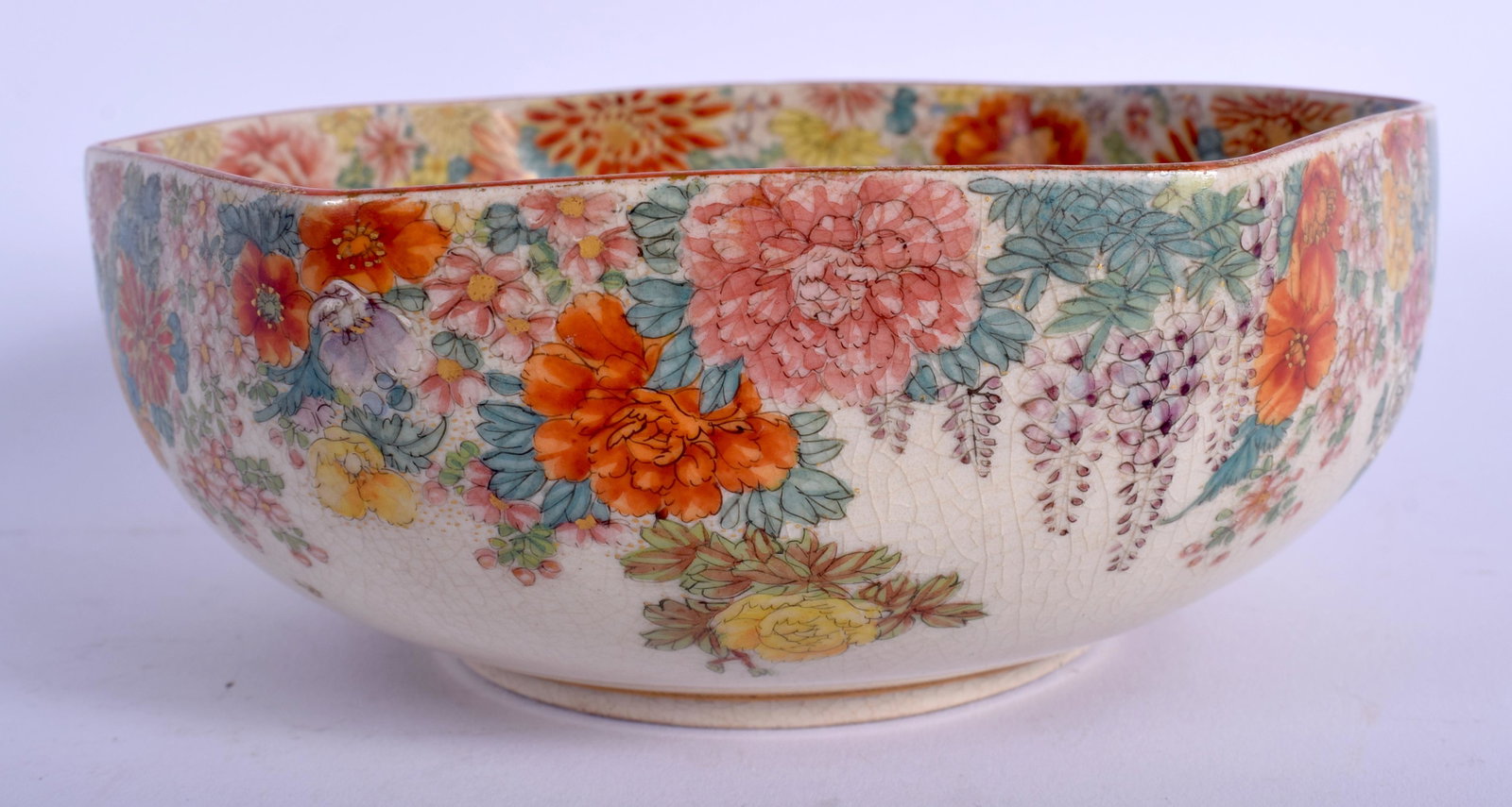 AN EARLY 20TH CENTURY JAPANESE MEIJI PERIOD SATSUMA: AN EARLY 20TH CENTURY JAPANESE MEIJI PERIOD SATSUMA BOWL painted with flower. 14 cm wide.