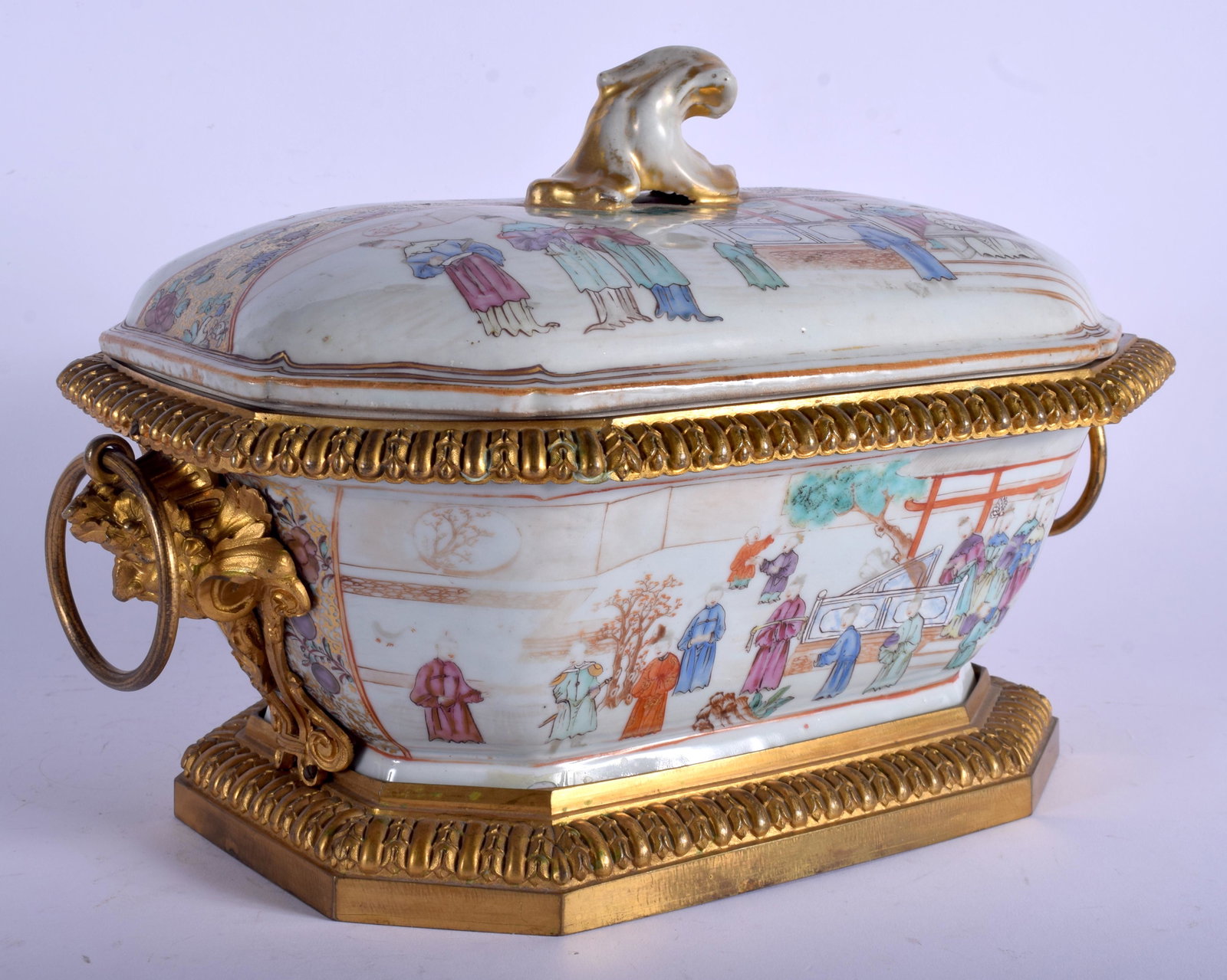 A GOOD 18TH CENTURY CHINESE EXPORT FAMILLE ROSE TUREEN: A GOOD 18TH CENTURY CHINESE EXPORT FAMILLE ROSE TUREEN AND COVER Qianlong, with fine quality French ormolu mounts. 31 cm x 25 cm.