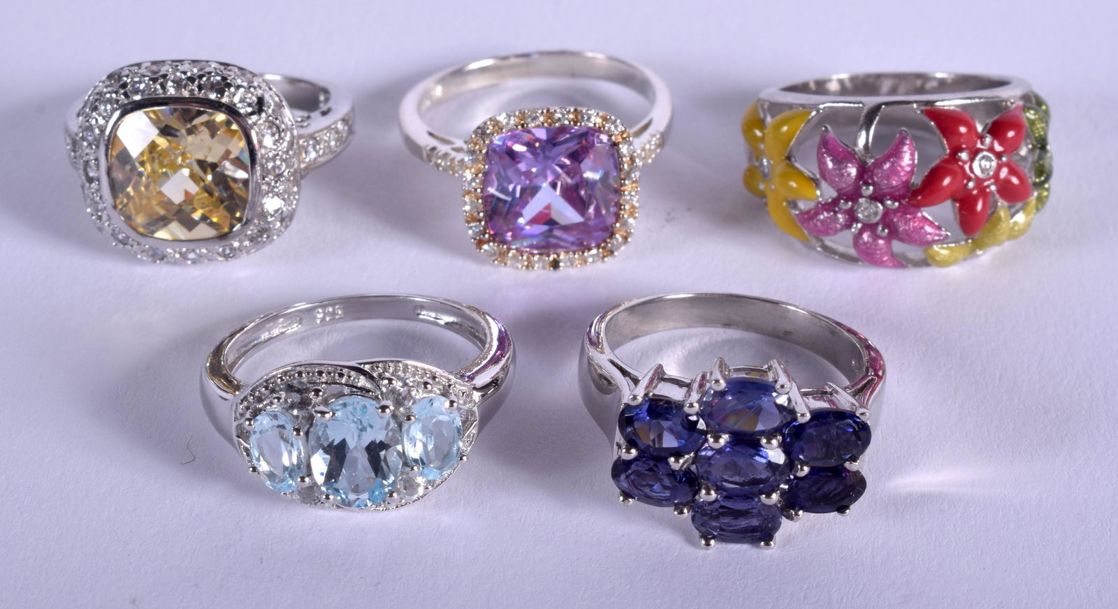 FIVE SILVER RINGS. (5) (1 of 2)