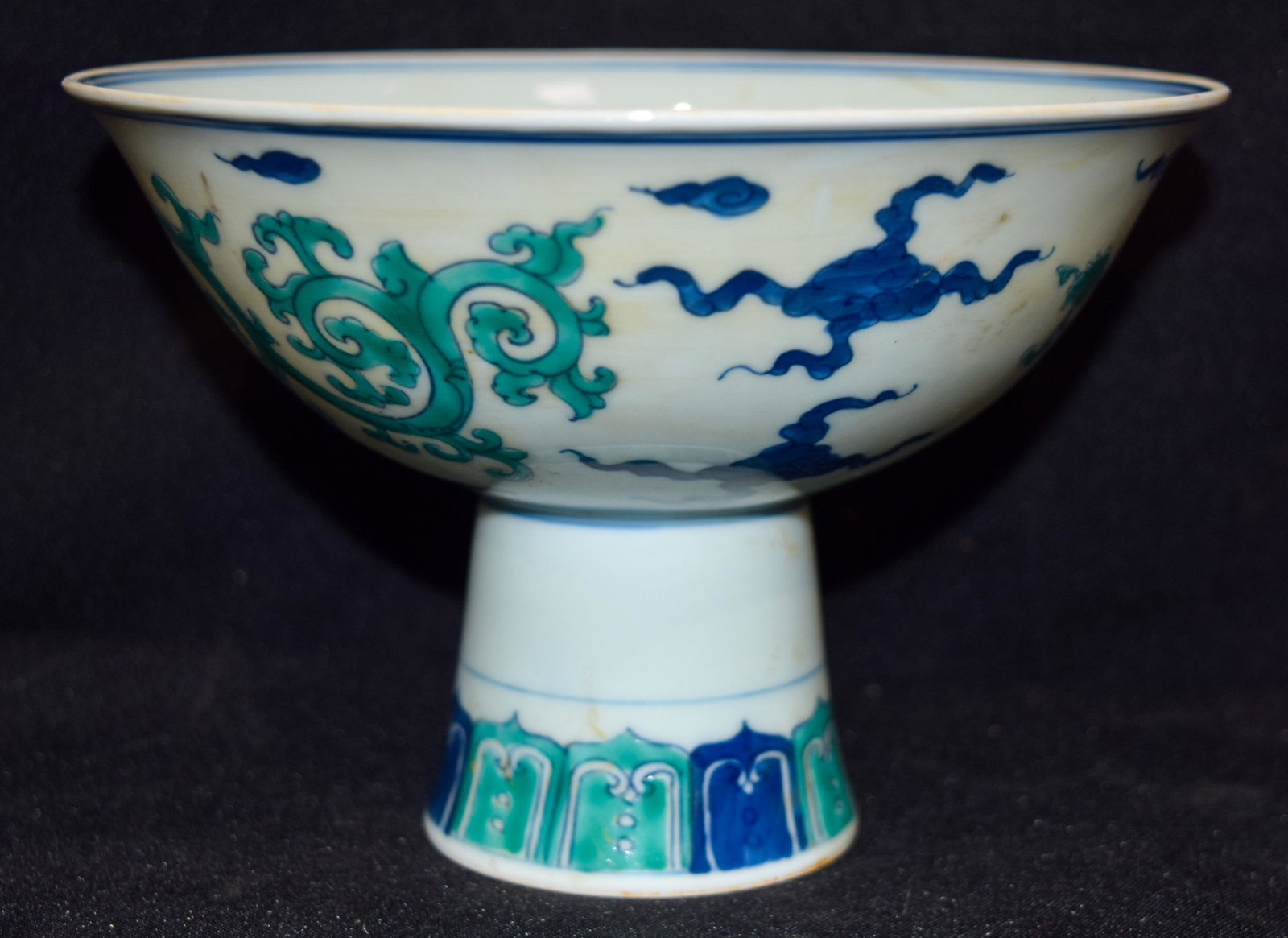 A  Chinese Stem cup decorated with green dragons 11cm x (1 of 3)