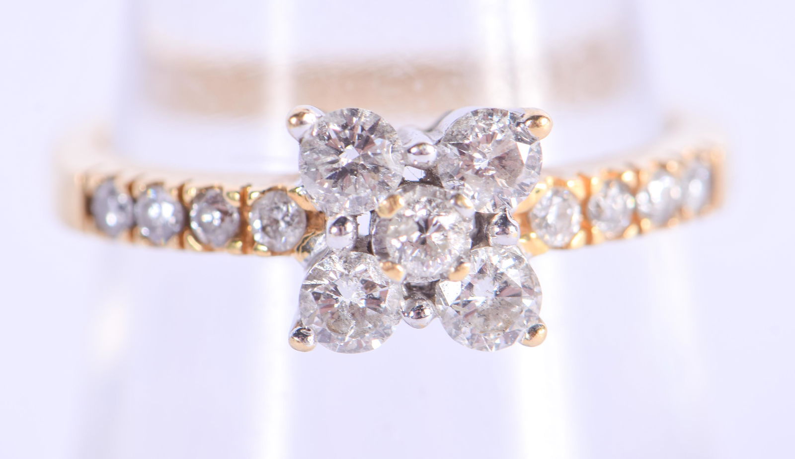 AN 18CT GOLD AND DIAMOND RING. M. 3.6 grams. (1 of 3)