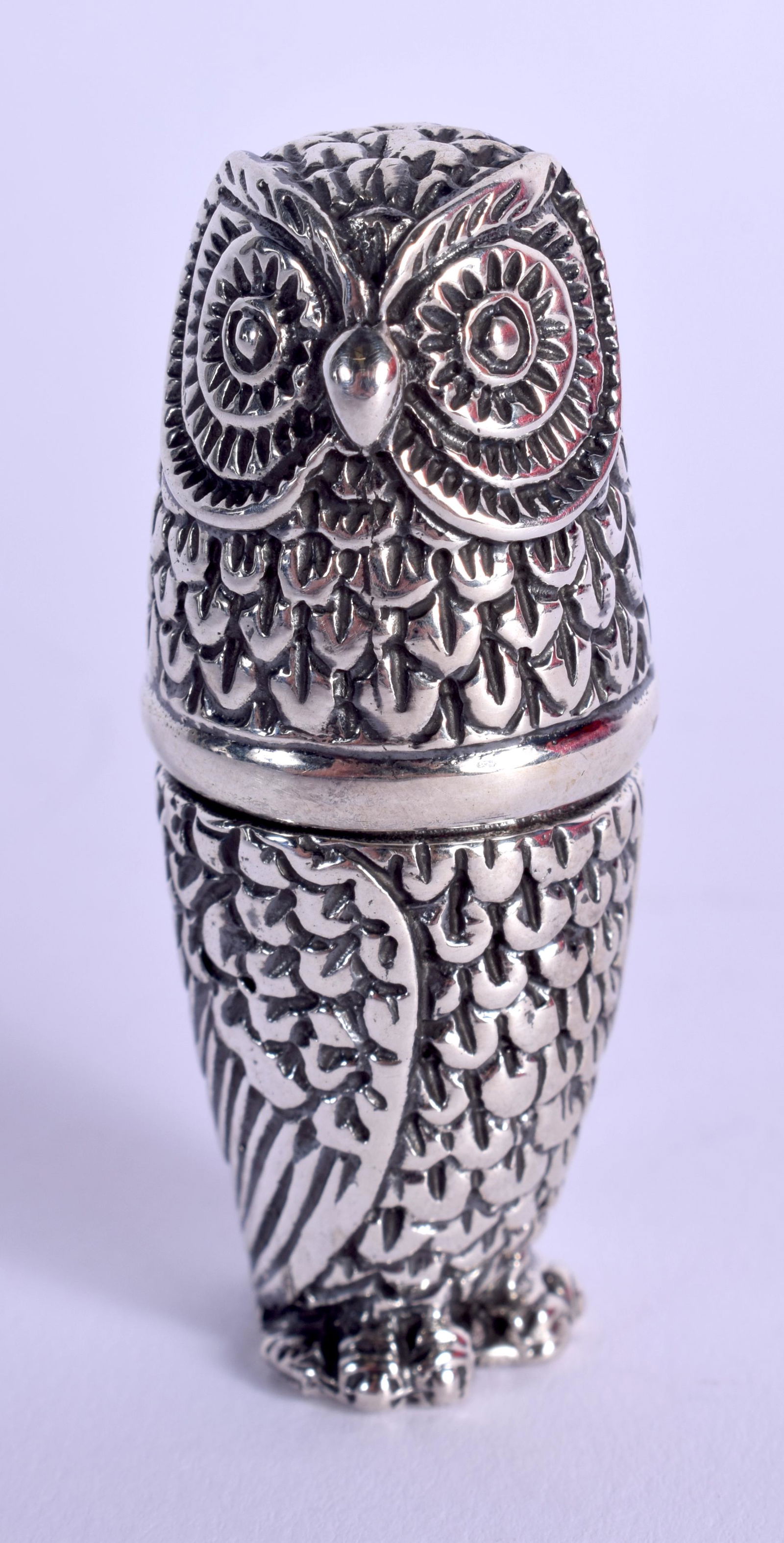 A SILVER OWL THIMBLE CASE. 4.5 cm long. (1 of 3)