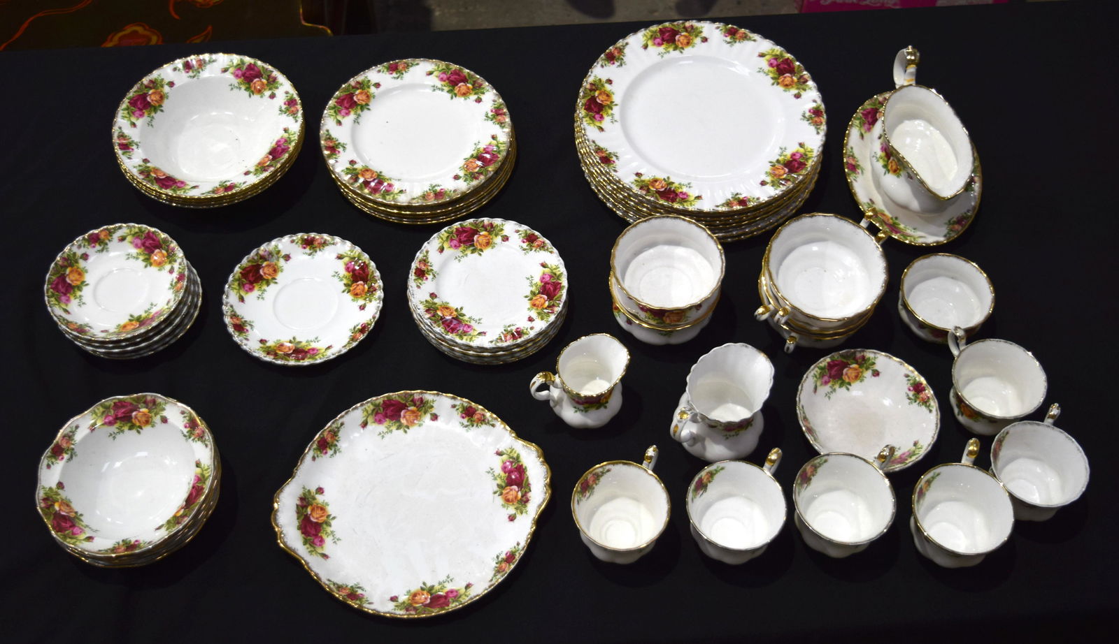 A Royal Albert Old Country Roses part  dinner service . (1 of 8)