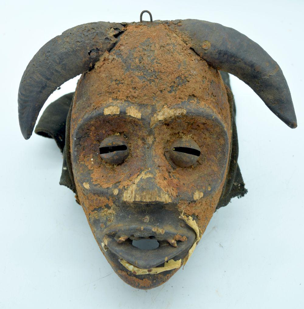 AFRICAN TRIBAL MASK, NIGERIA. 28 cm x 28 cm: AFRICAN TRIBAL MASK, NIGERIA. 28 cm x 28 cm