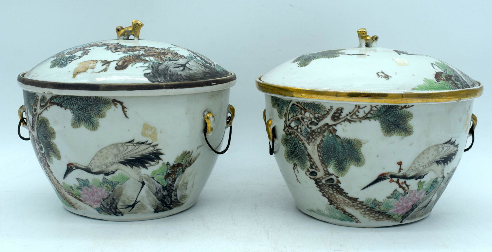 AN UNUSUAL PAIR OF CHINESE REPUBLICAN PERIOD PORCELAIN: AN UNUSUAL PAIR OF CHINESE REPUBLICAN PERIOD PORCELAIN KAMCHENG BOWLS AND COVERS Tao Chang, painted with birds and calligraphy. 18 cm x 16 cm.