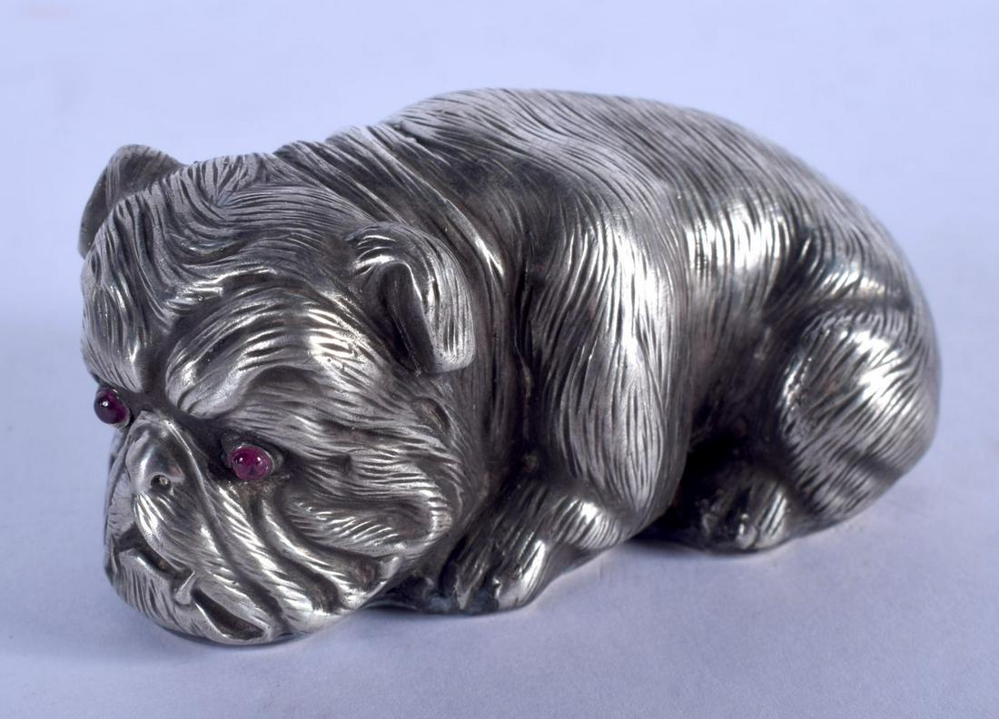 A CONTINENTAL SILVER FIGURE OF A BULLDOG. 62 grams. 7 (1 of 4)