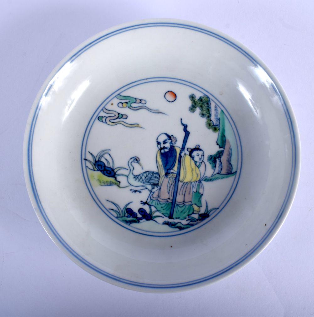 A CHINESE BLUE AND WHITE PORCELAIN DOUCAI DISH 20th (1 of 2)
