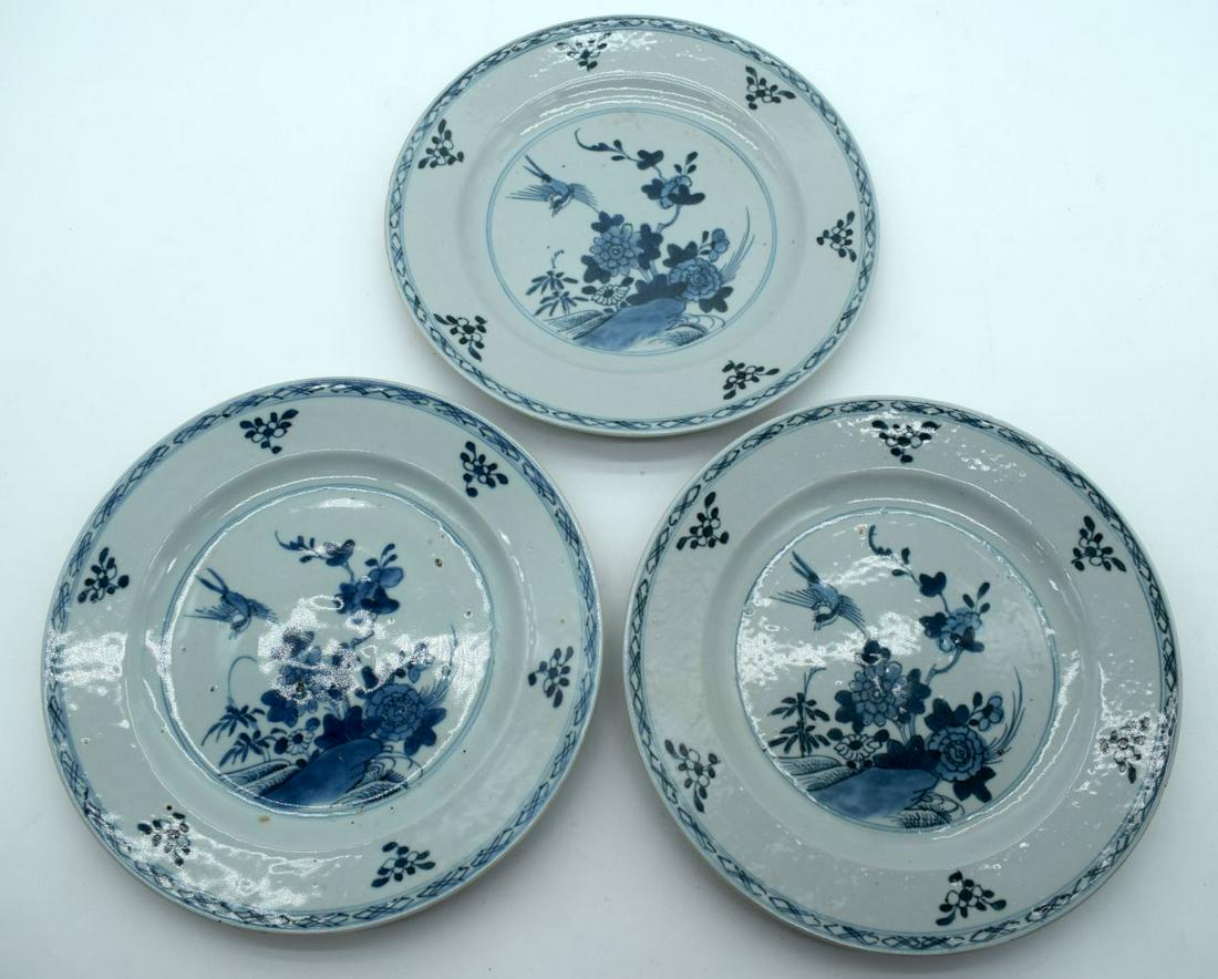 A SET OF THREE LATE 17TH/18TH CENTURY CHINESE EXPORT (1 of 2)
