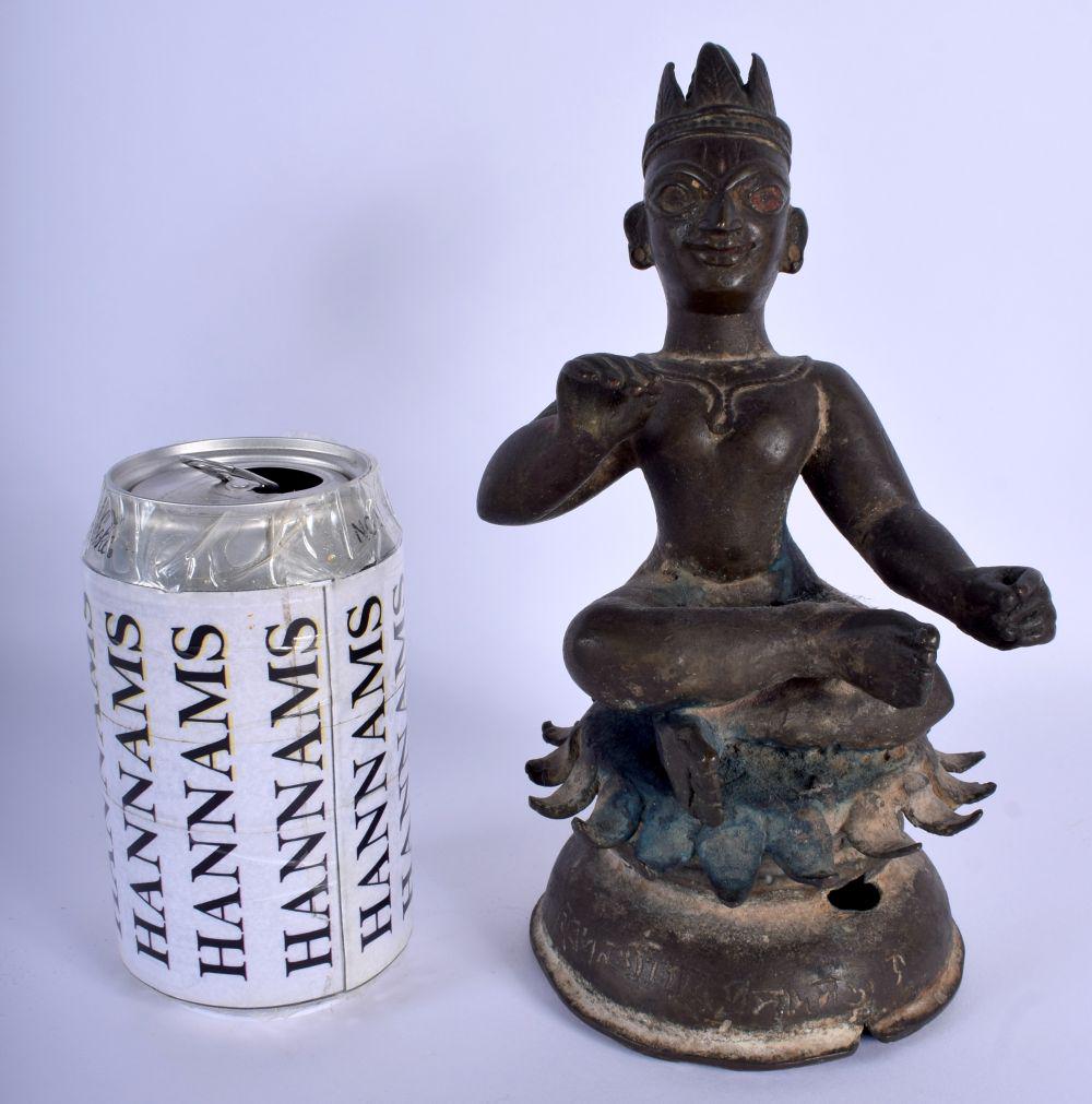 A RARE 17TH/18TH CENTURY INDIAN BRONZE FIGURE OF A (1 of 12)
