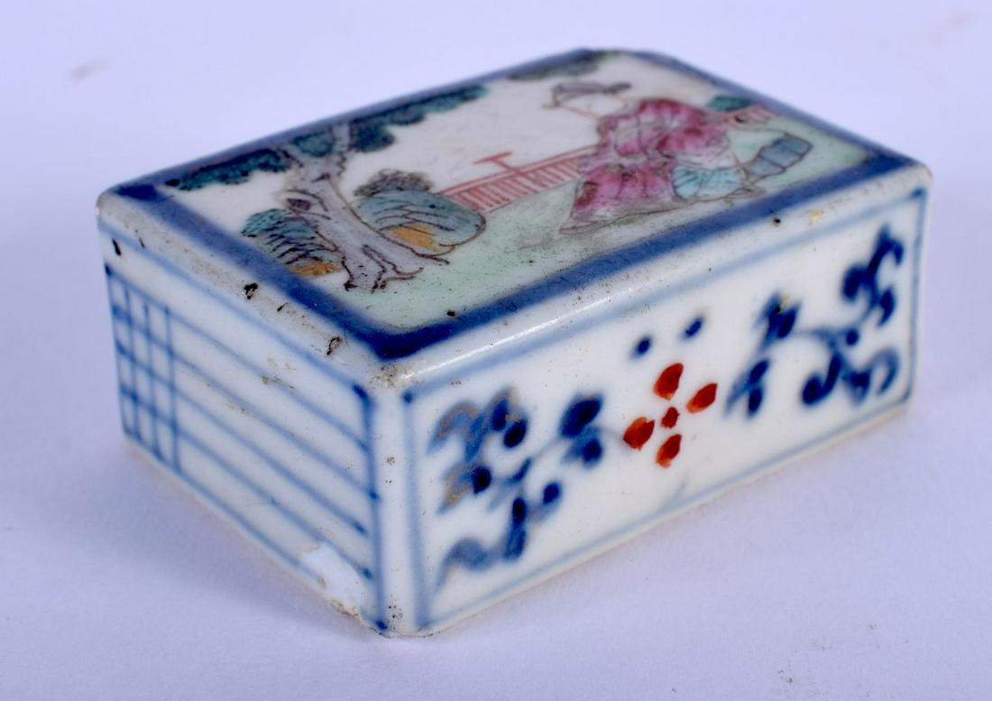 A CHINESE QING DYNASTY BLUE AND WHITE FAMILLE ROSE (1 of 4)