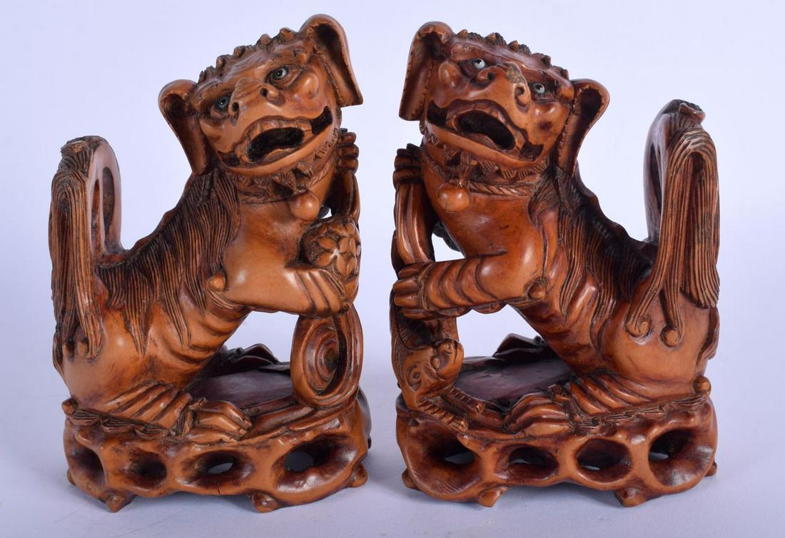 A PAIR OF 19TH CENTURY CHINESE CARVED ROOTWOOD FIGURES (1 of 3)