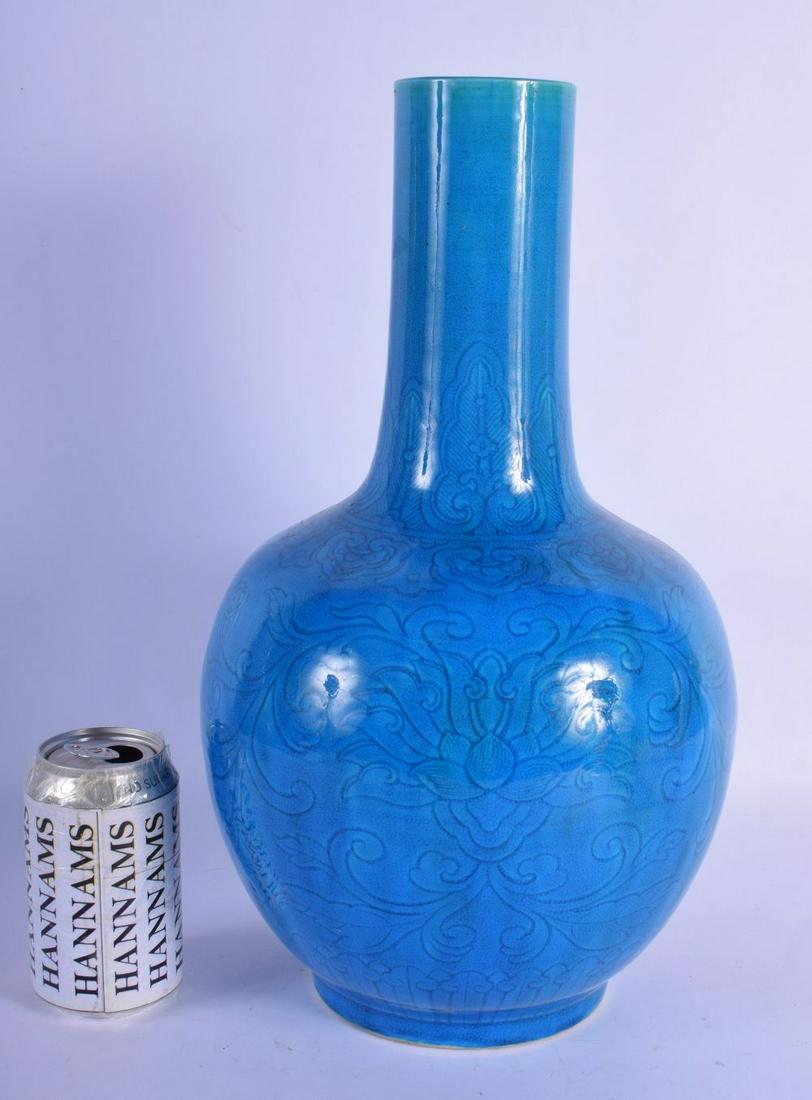 A 19TH CENTURY CHINESE TURQUOISE GLAZED BULBOUS VASE (1 of 4)