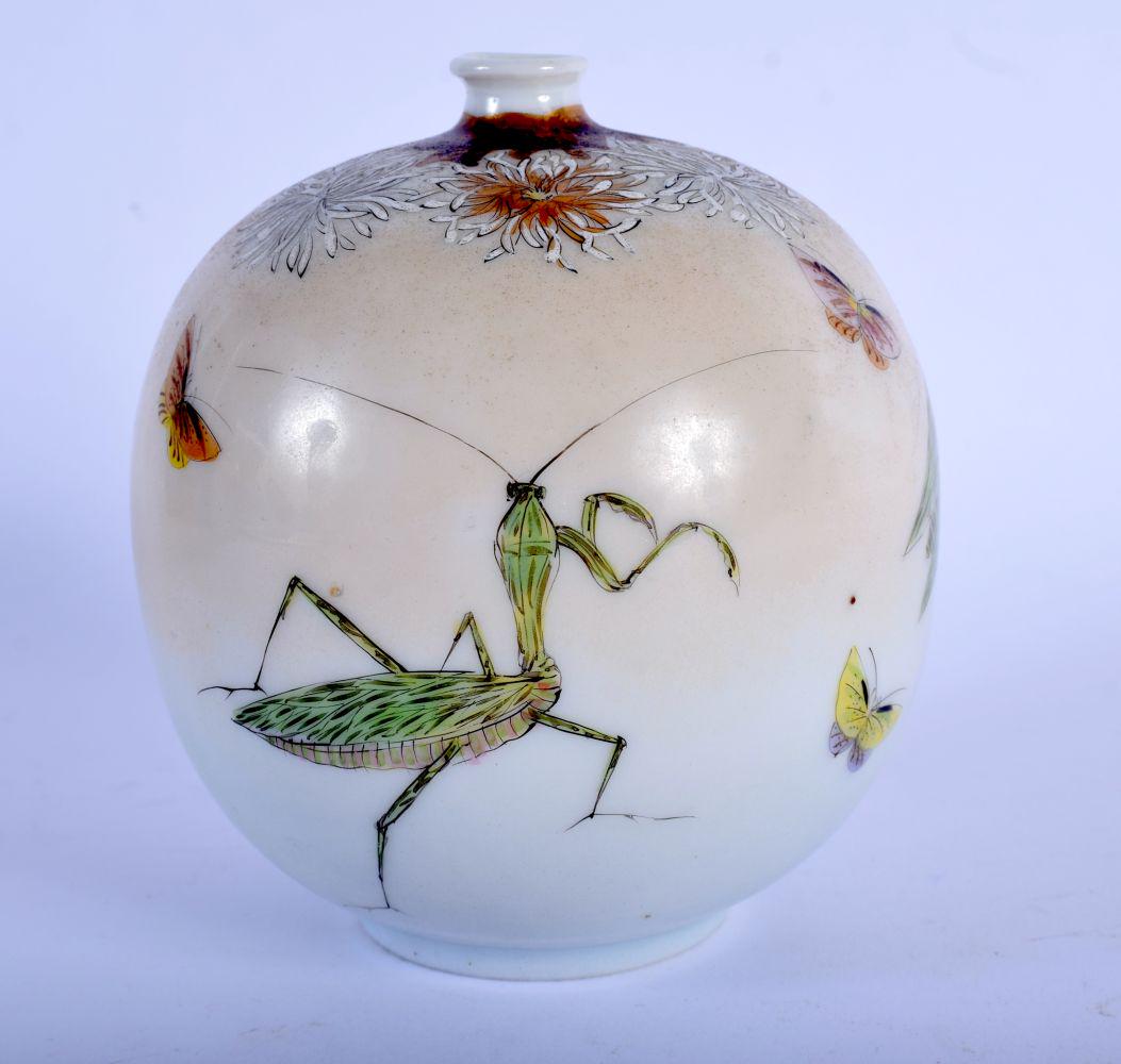 AN EARLY 20TH CENTURY JAPANESE MEIJI PERIOD PORCELAIN: AN EARLY 20TH CENTURY JAPANESE MEIJI PERIOD PORCELAIN VASE painted with insects. 11 cm x 6 cm.