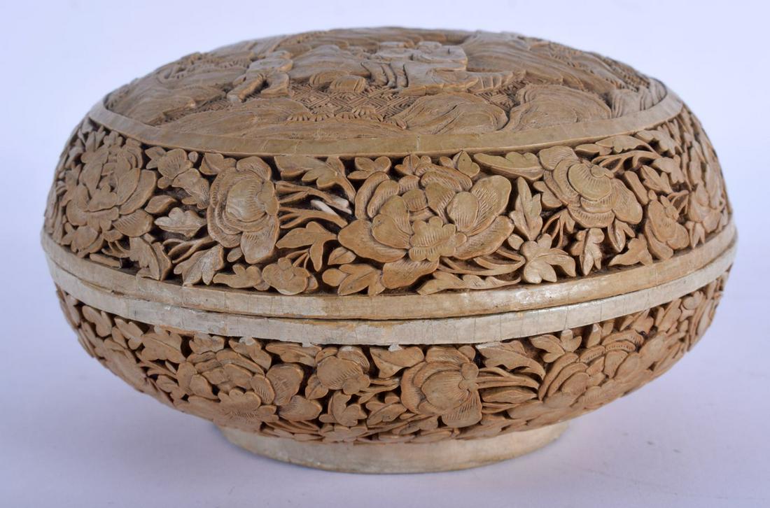 A 19TH CENTURY CHINESE CARVED CINNABAR LACQUER BOX AND (1 of 5)