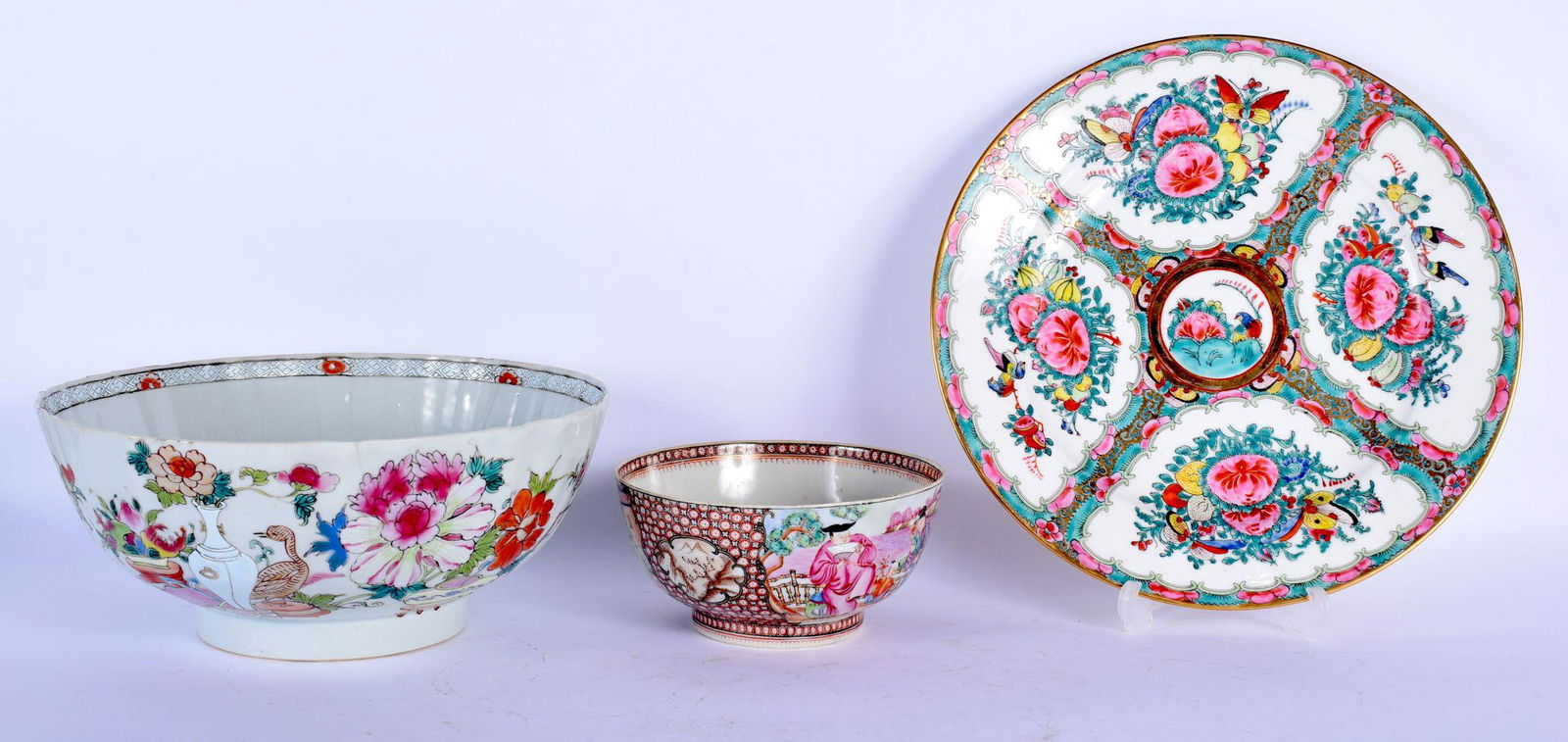 TWO 18TH CENTURY CHINESE EXPORT PORCELAIN BOWLS (1 of 4)