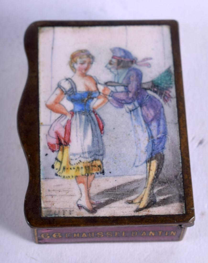 A CHARMING ENAMELLED FRENCH VESTA CASE. 35 grams. 5 cm: A CHARMING ENAMELLED FRENCH VESTA CASE. 35 grams. 5 cm x 3.5 cm.