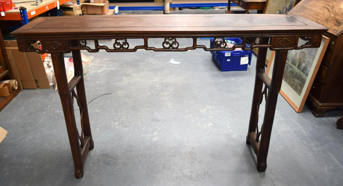 A LARGE 19TH CENTURY CHINESE CARVED HONGMU HARDWOOD (1 of 4)