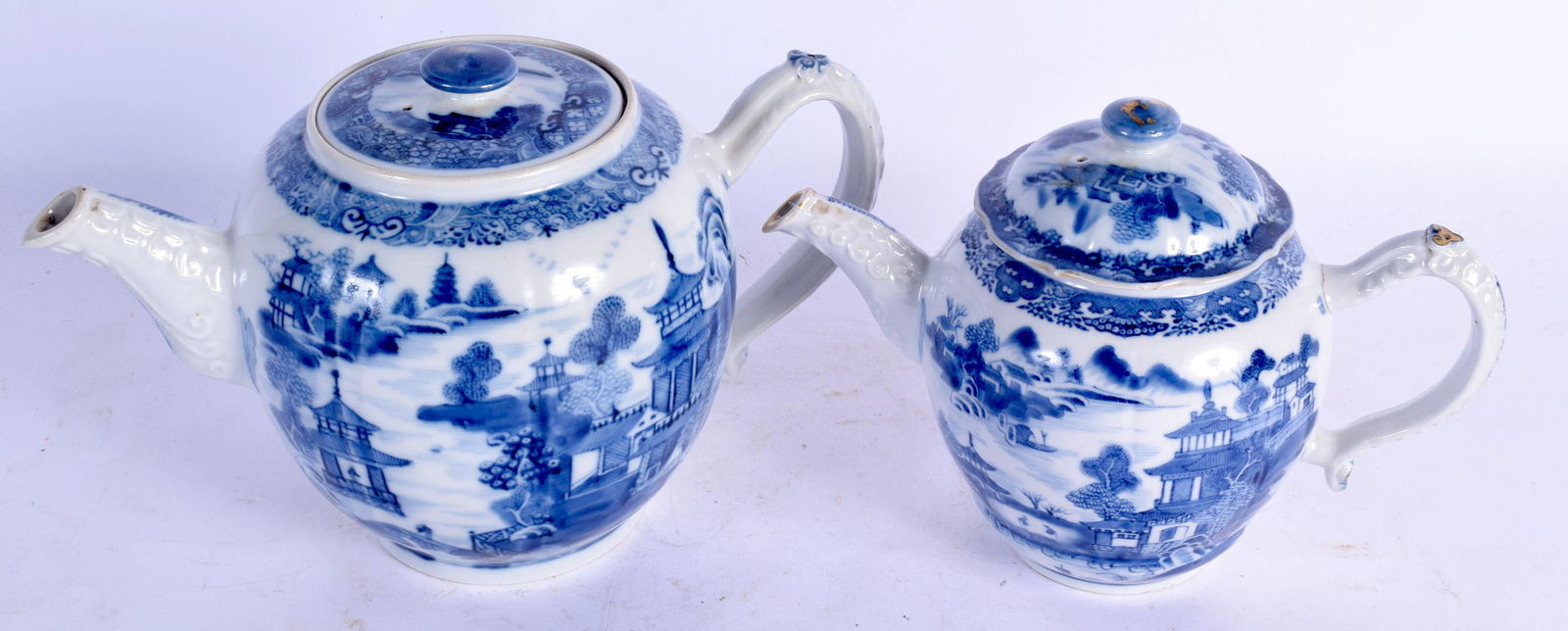 TWO 18TH CENTURY CHINESE BLUE AND WHITE PORCELAIN (1 of 9)
