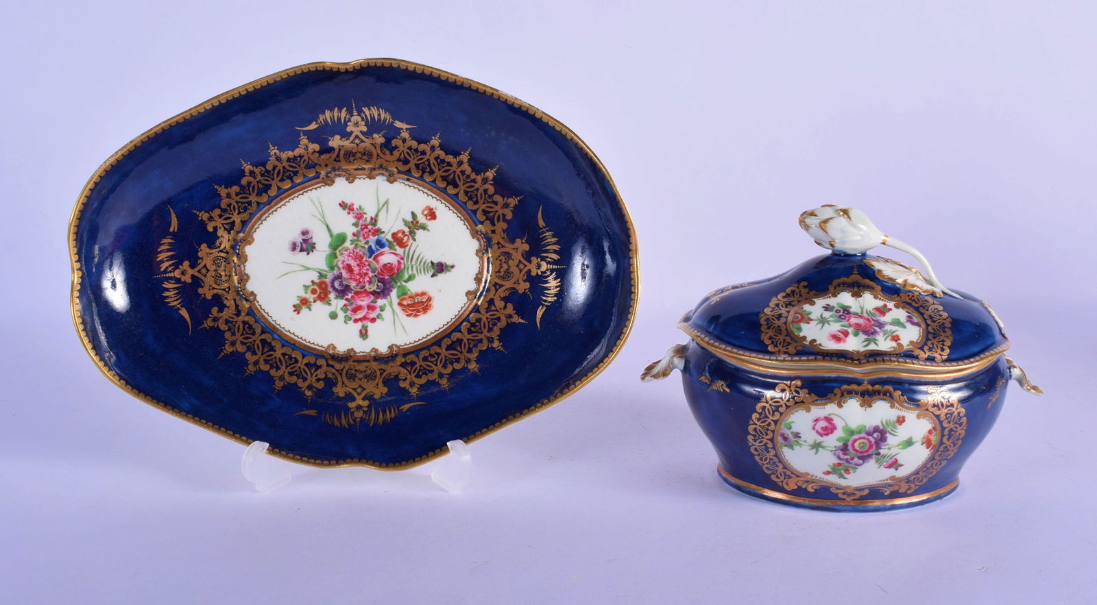 Worcester sauce tureen and cover with stand c.1770-75, (1 of 4)