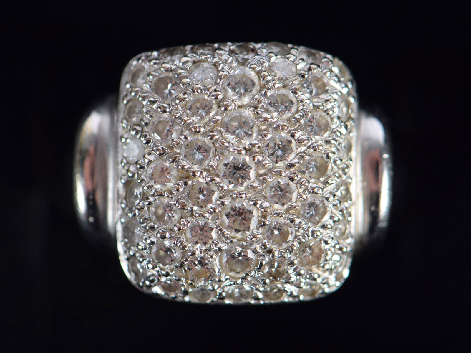 AN 18CT WHITE GOLD AND DIAMOND CLUSTER RING.  Size N, (1 of 3)