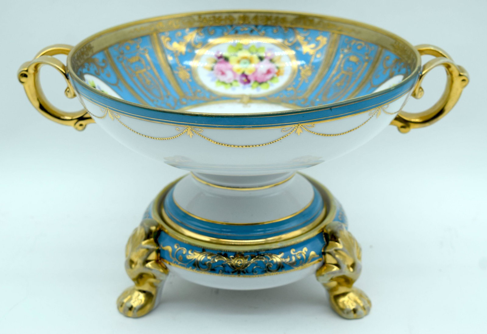 A Japanese Noritake porcelain centre piece. 17 x 23 cm.: A Japanese Noritake porcelain centre piece. 17 x 23 cm.