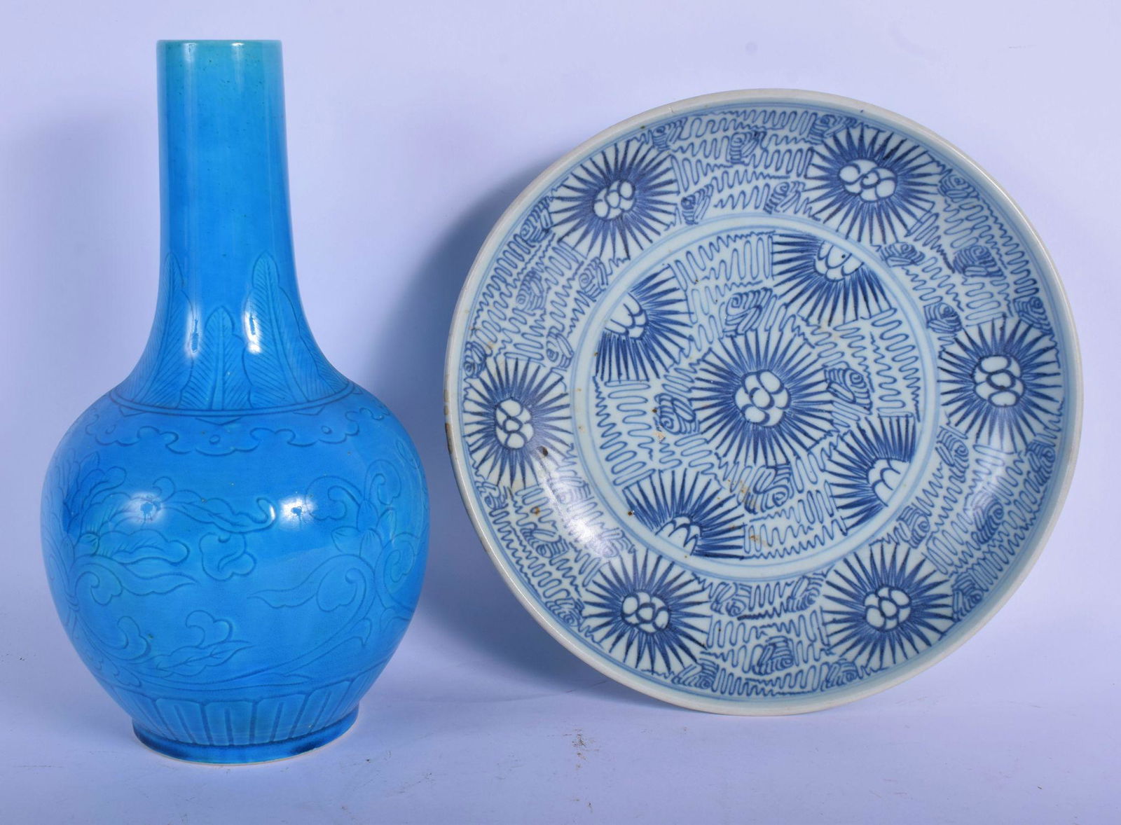 A 19TH CENTURY CHINESE BLUE GLAZED PORCELAIN VASE (1 of 3)