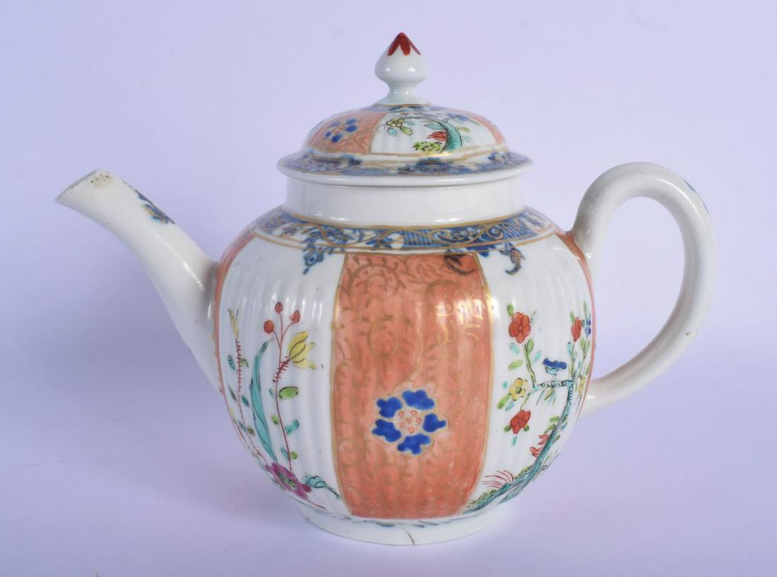 A VERY RARE 18TH CENTURY WORCESTER PORCELAIN TEAPOT AND (1 of 4)