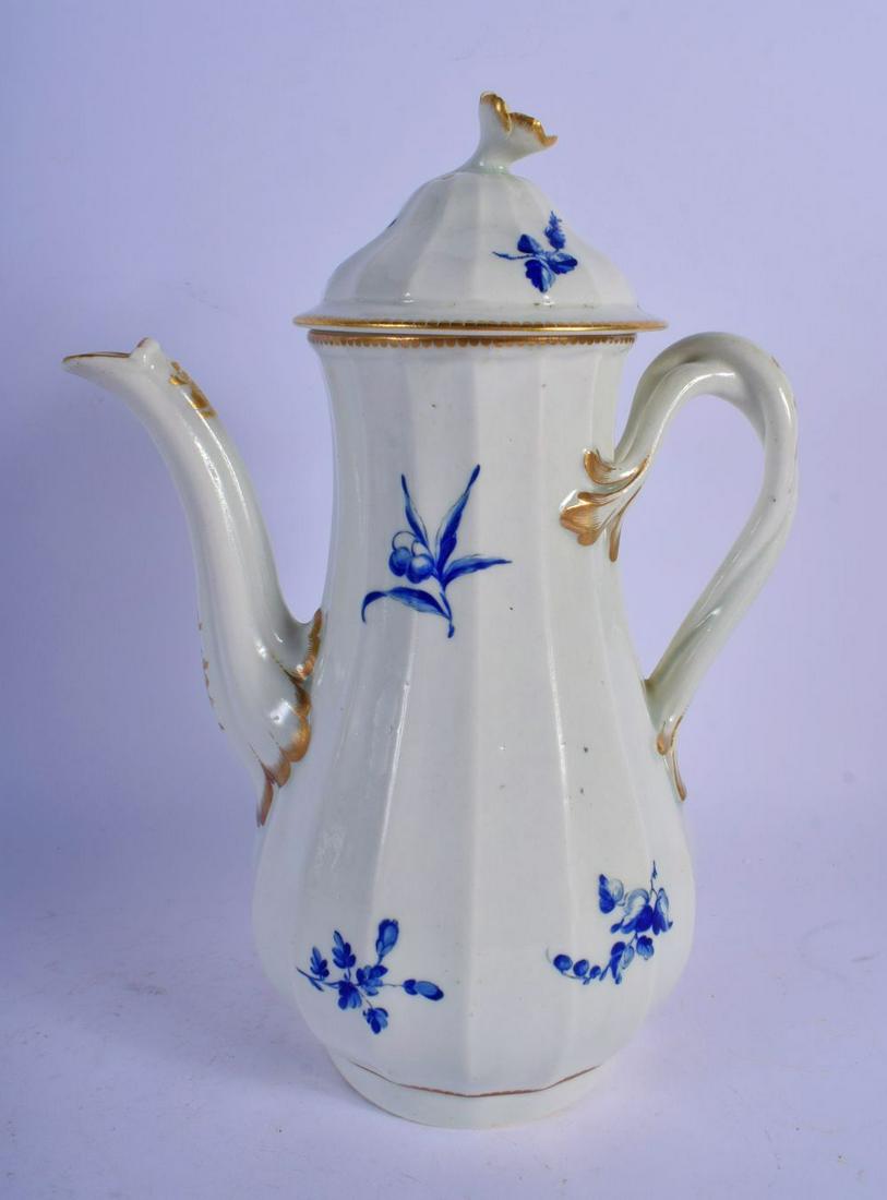 18TH C. WORCESTER COFFEE POT AND COVER OF WARMSTRY (1 of 4)