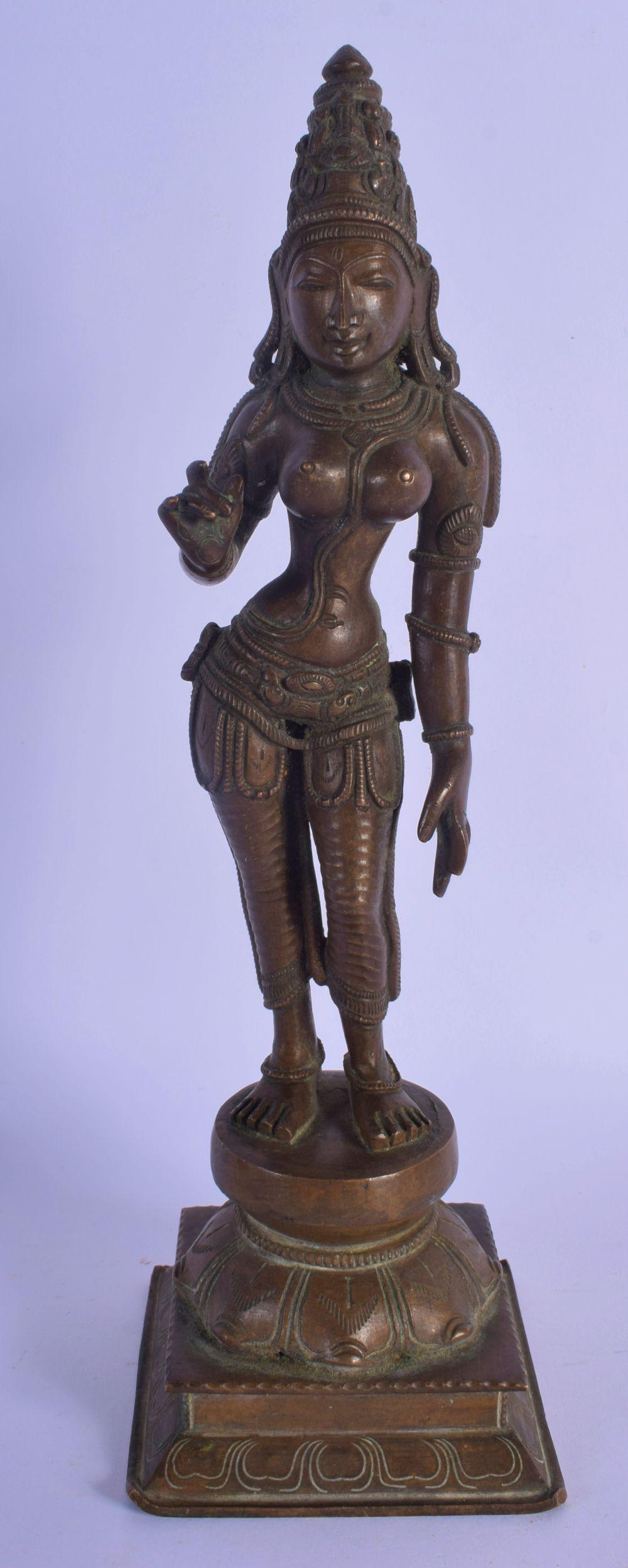 AN 18TH/19TH CENTURY INDIAN BRONZE FIGURE OF A STANDING (1 of 8)