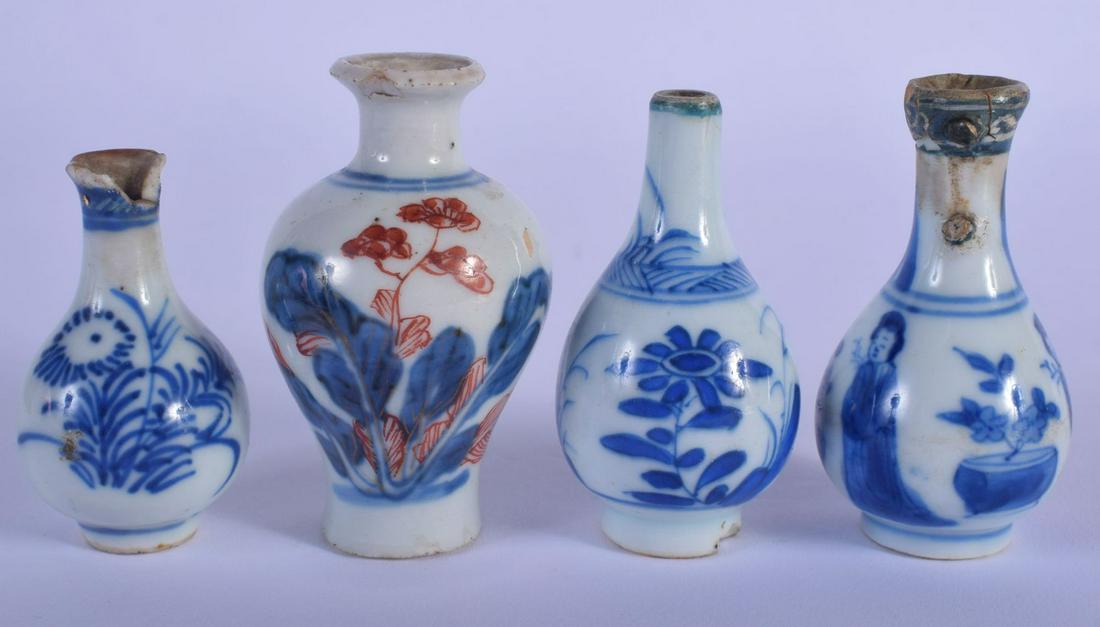 FOUR 17TH/18TH CENTURY CHINESE MINIATURE BLUE AND WHITE (1 of 4)