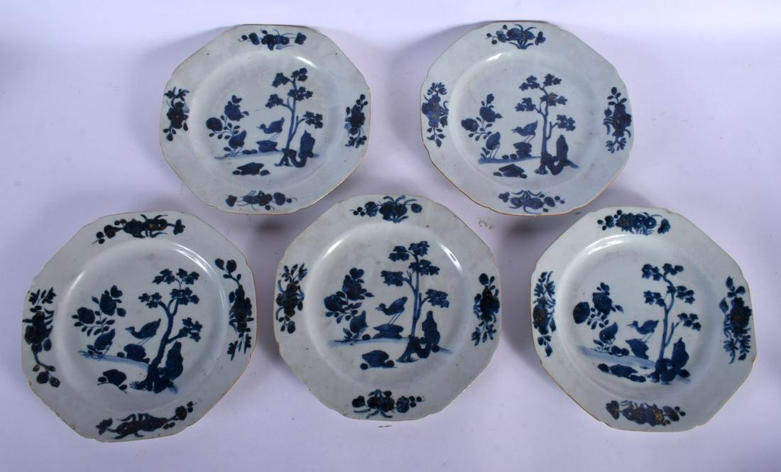 A SET OF FIVE 18TH CENTURY CHINESE BLUE AND WHITE (1 of 2)