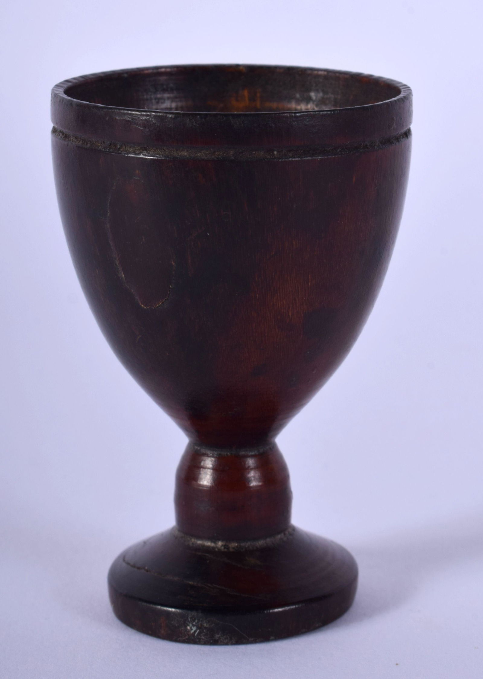 A SMALL 18TH/19TH CENTURY GERMAN CARVED RHINOCEROS HORN (1 of 3)