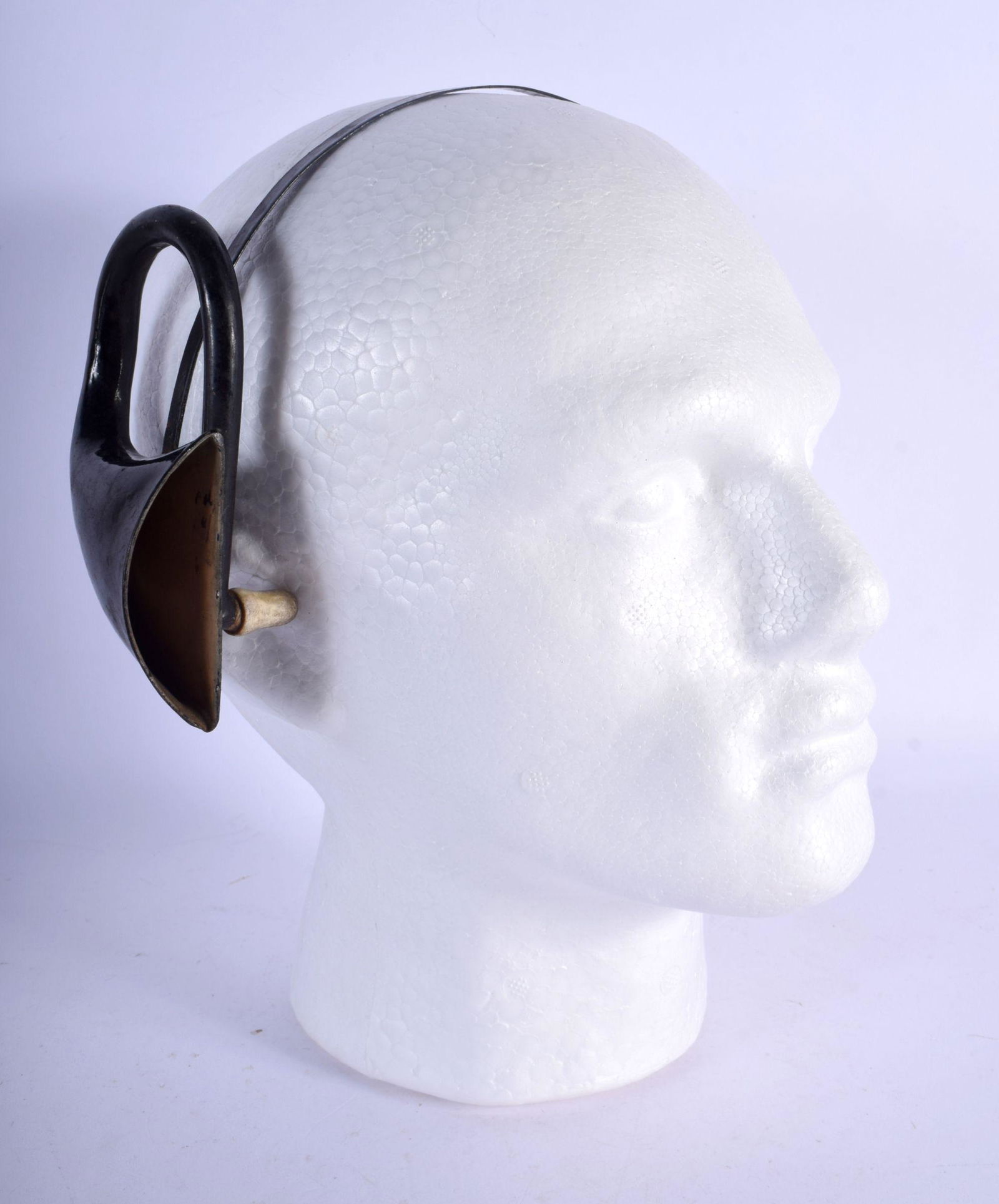 AN EARLY TIN PLATE HEARING AID. 17 cm x 12 cm. (1 of 4)
