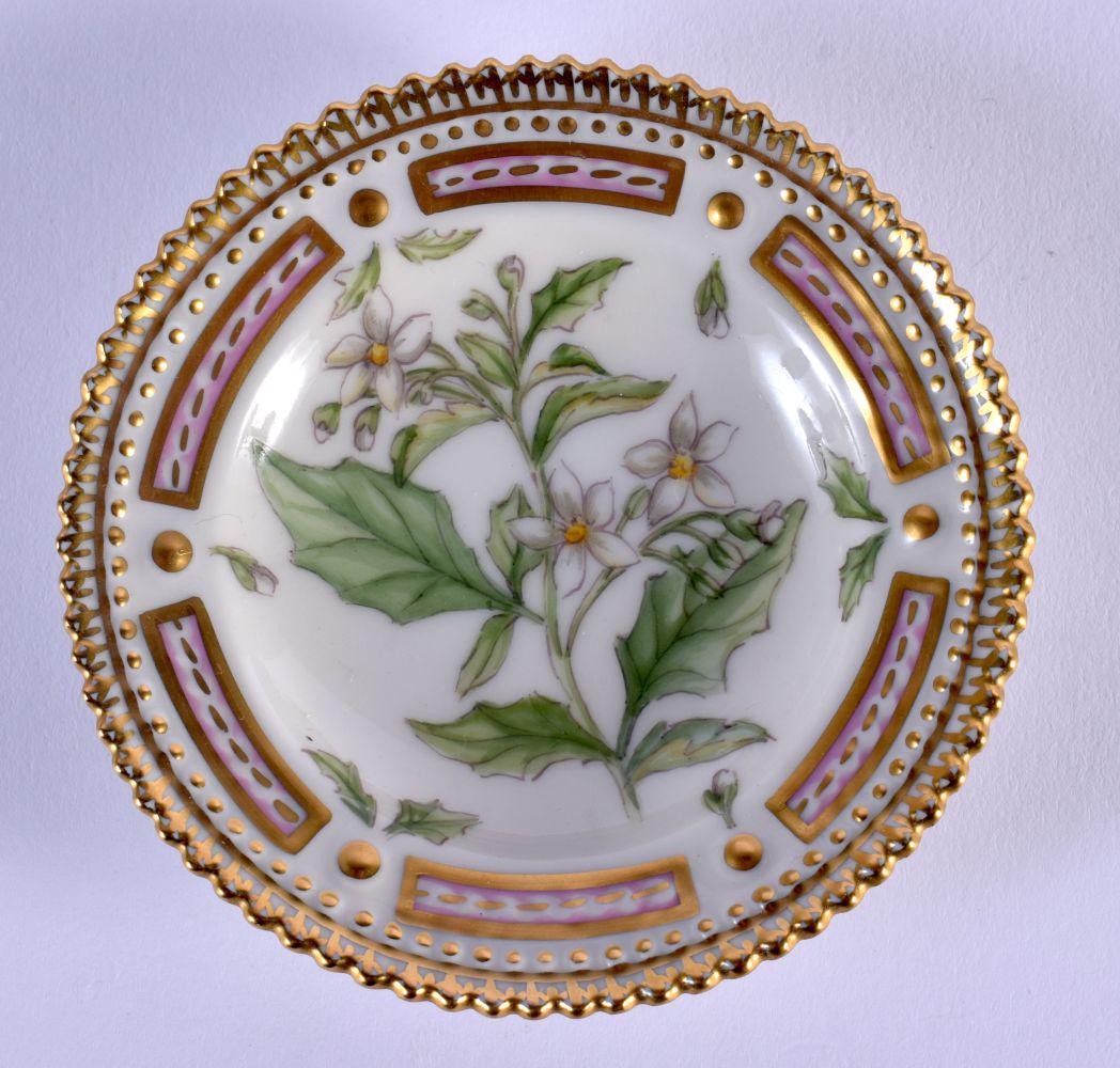 20TH C. ROYAL COPENHAGEN FLORA DANICA BOTANICAL BUTTER PAT 7.5cm Diameter (1 of 2)