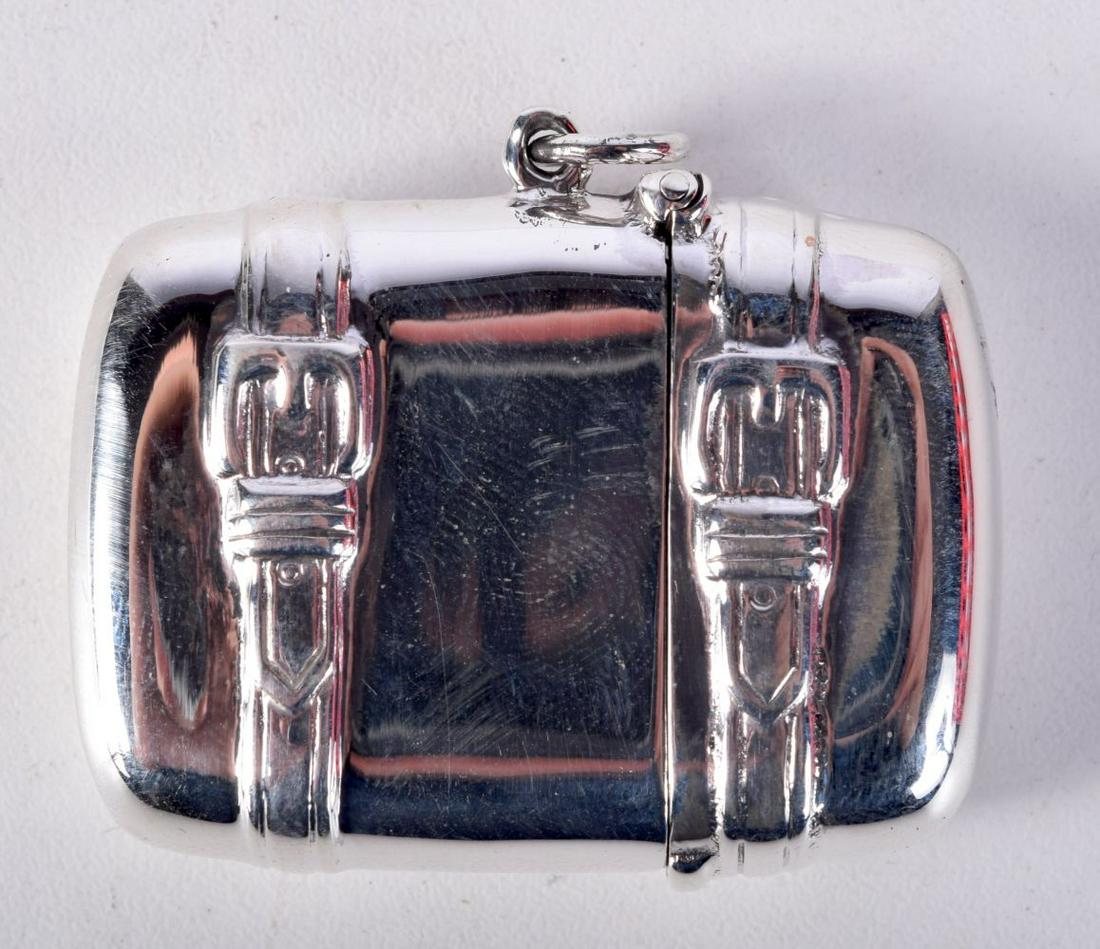 A CONTINENTAL SILVER VESTA CASE IN THE FORM OF A SUITCASE.  Stamped 925, 4.6cm x 3.8cm, weight 22.g (1 of 3)