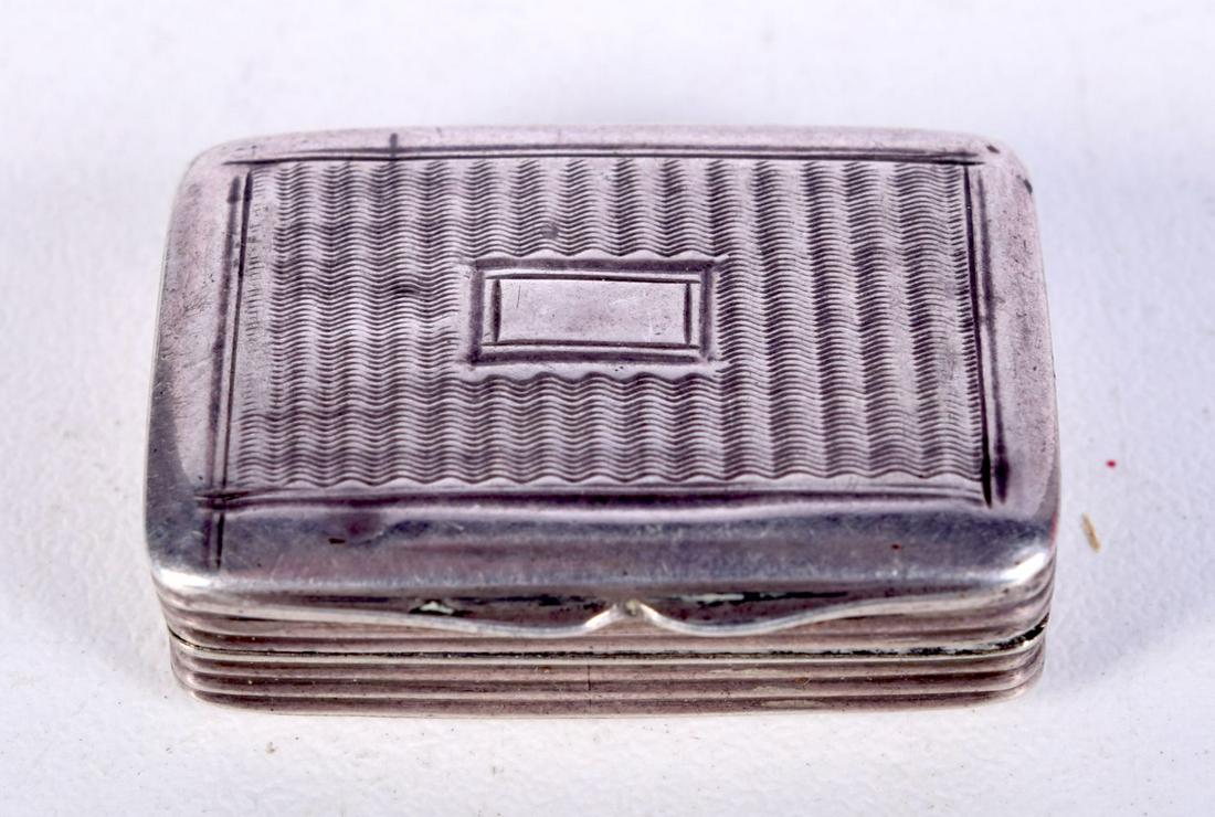 A REGENCY SILVER VINAGRETTE. Hallmarked Birmingham 1826, 2.1cm x 2.9cm x 0.9cm, weight 9g: A REGENCY SILVER VINAGRETTE. Hallmarked Birmingham 1826, 2.1cm x 2.9cm x 0.9cm, weight 9g