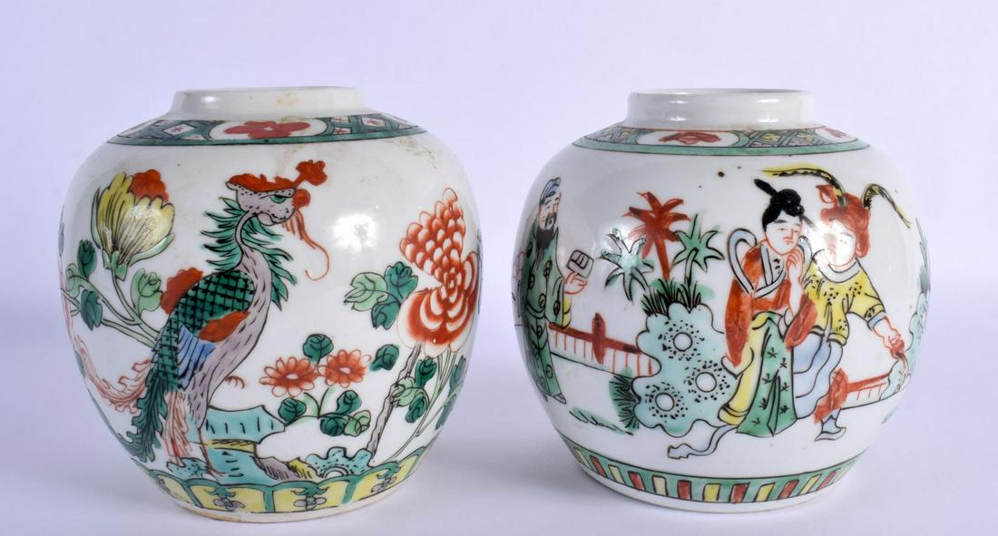 A NEAR PAIR OF EARLY 20TH CENTURY CHINESE FAMILLE VERTE GINGERS JARS Guangxu. 14 cm x 11 cm. (1 of 4)