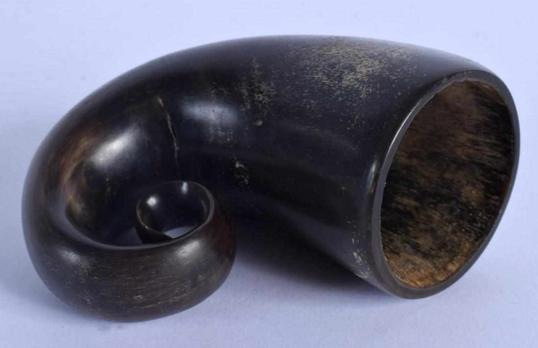 AN ANTIQUE SCOTTISH CARVED HORN SNUFF MULL. 103 grams. 9 cm x 8.5 cm. (1 of 2)