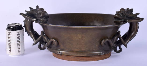 A FINE AND EXTREMELY RARE 18TH CENTURY CHINESE BRONZE NARCISSUS CENSER Qianlong, bearing Xuande mark (1 of 10)
