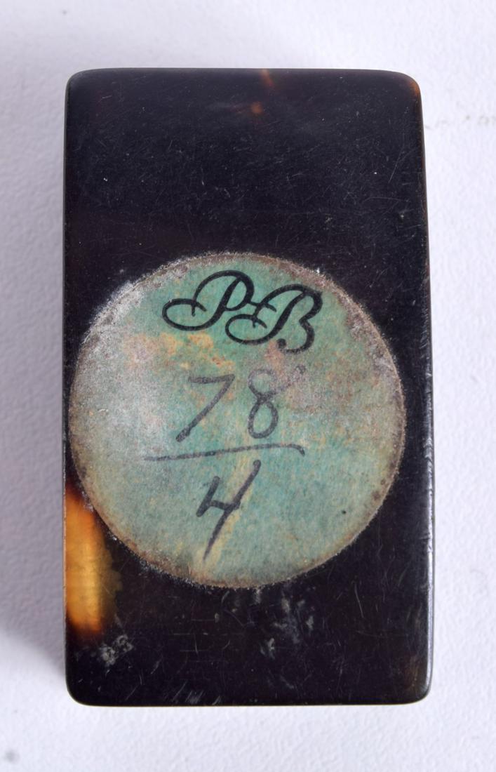 AN 18TH CENTURY TORTOISESHELL BOX.  1.6cm x 4.4cm x 2.4cm, weight 15.5g (1 of 3)