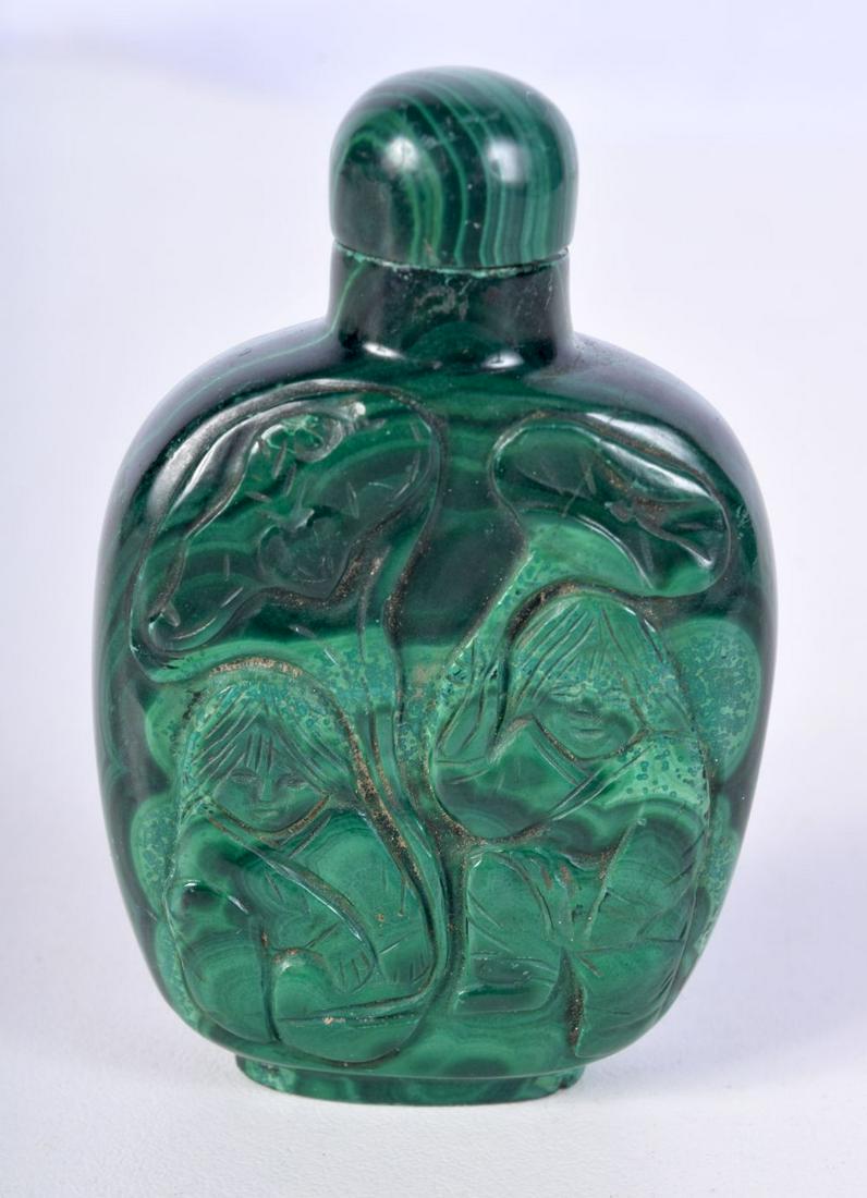 MALACHITE SNUFF BOTTLE. 6.3cm x 4.2cm, weight 102.7g: MALACHITE SNUFF BOTTLE. 6.3cm x 4.2cm, weight 102.7g